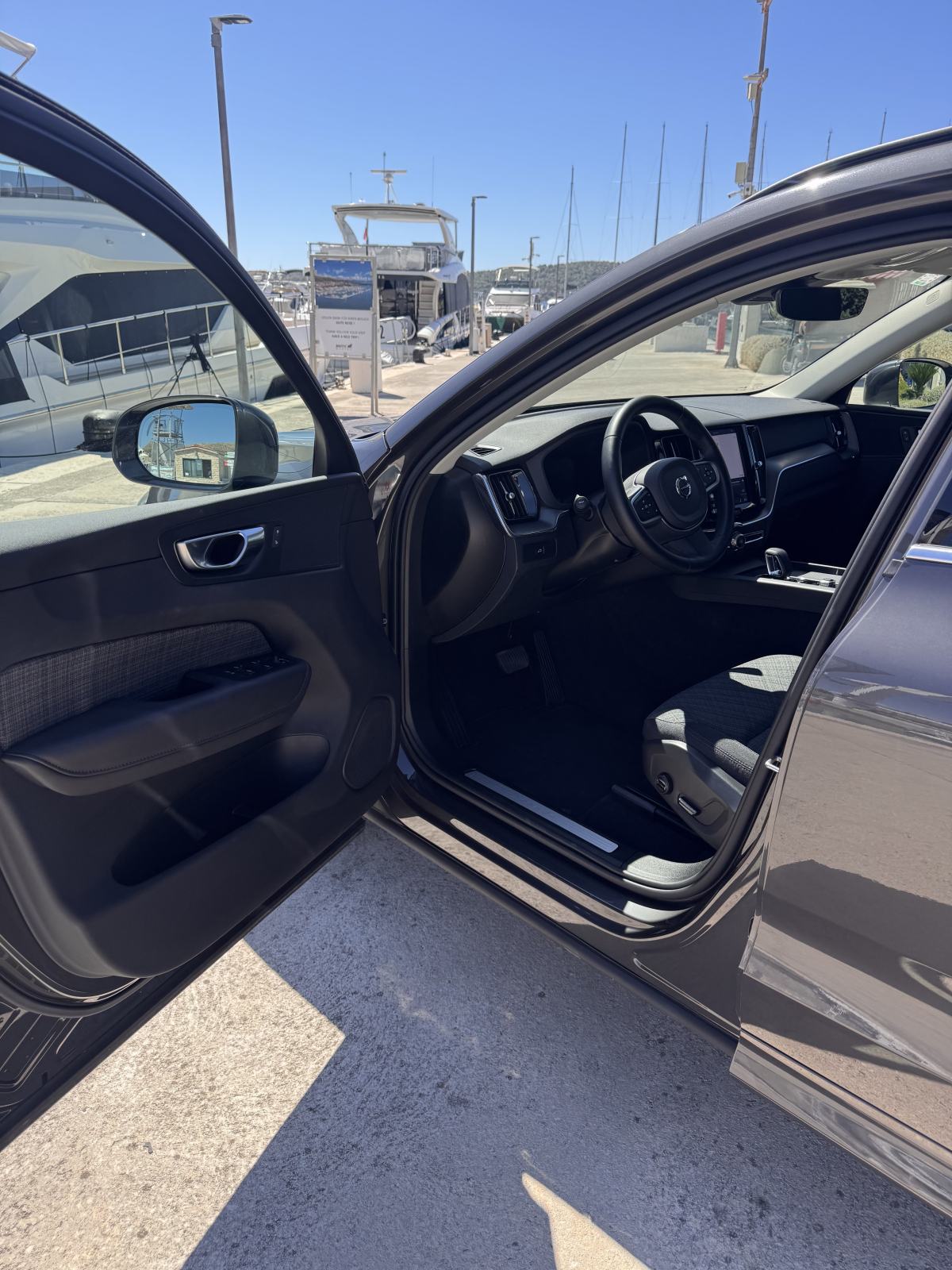 Volvo XC60 B5 AWD CORE, fotografija 8