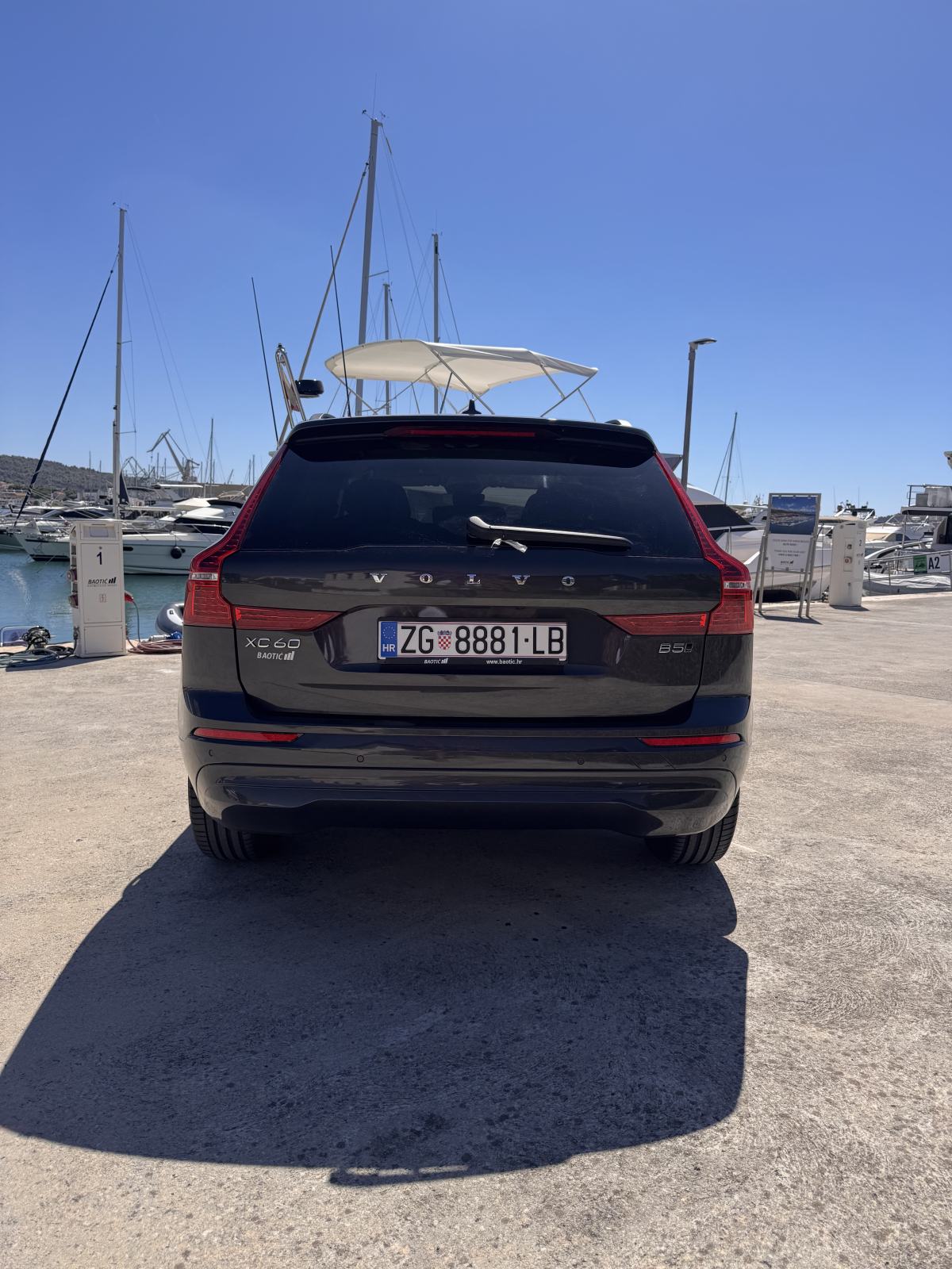 Volvo XC60 B5 AWD CORE, fotografija 4