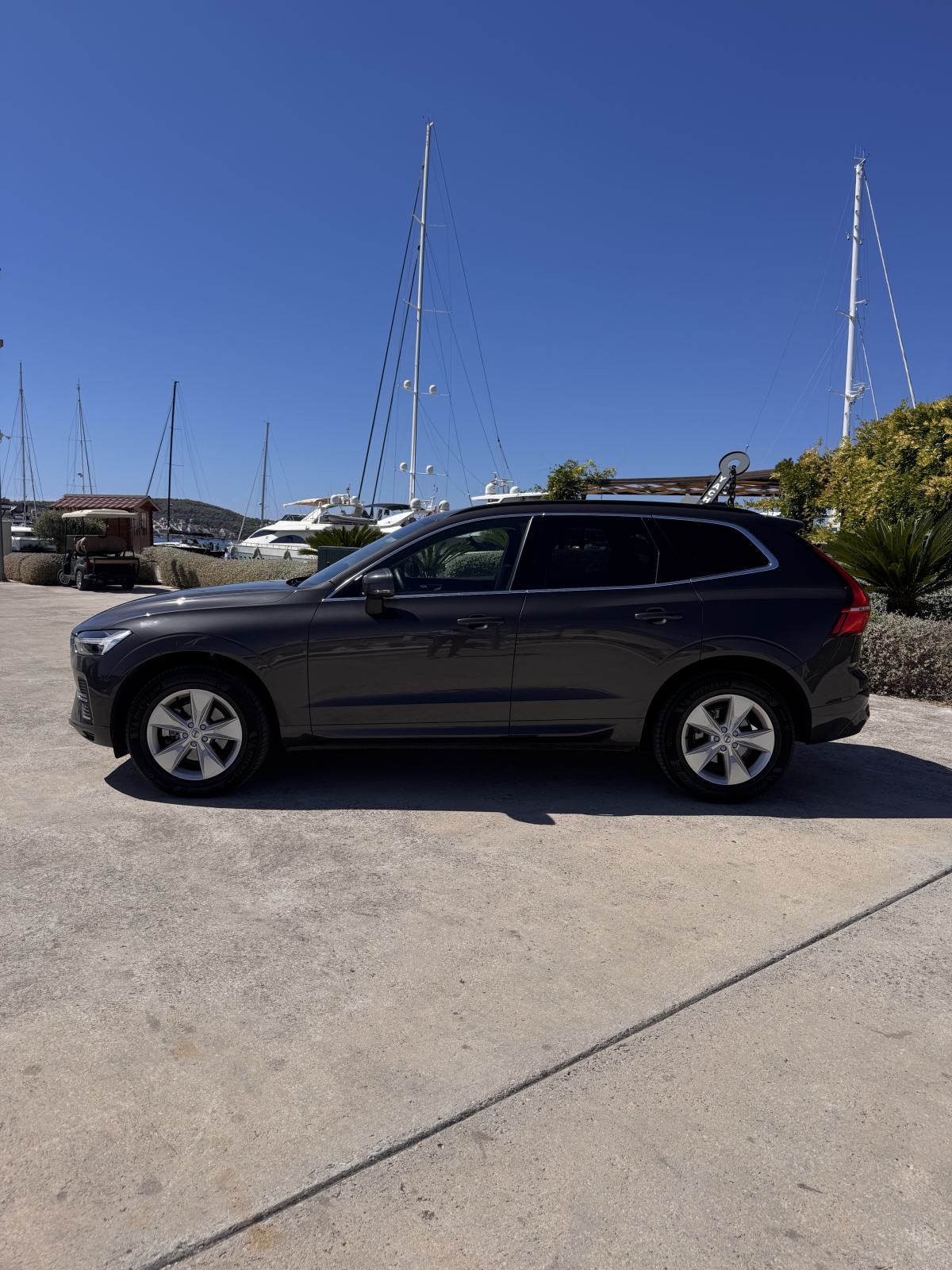 Volvo XC60 B5 AWD CORE, fotografija 5