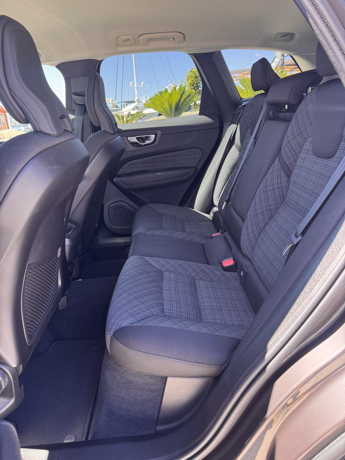 Volvo XC60 B5 AWD CORE, fotografija 12