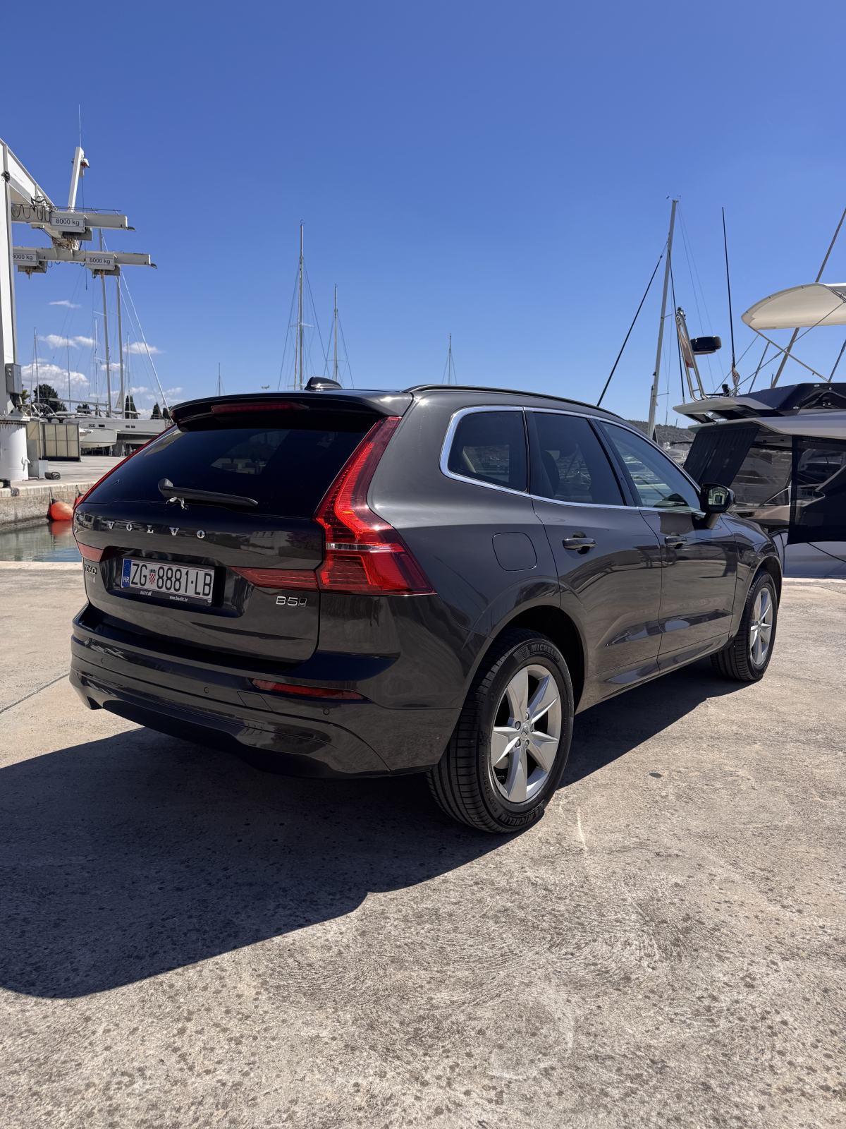 Volvo XC60 B5 AWD CORE, fotografija 3
