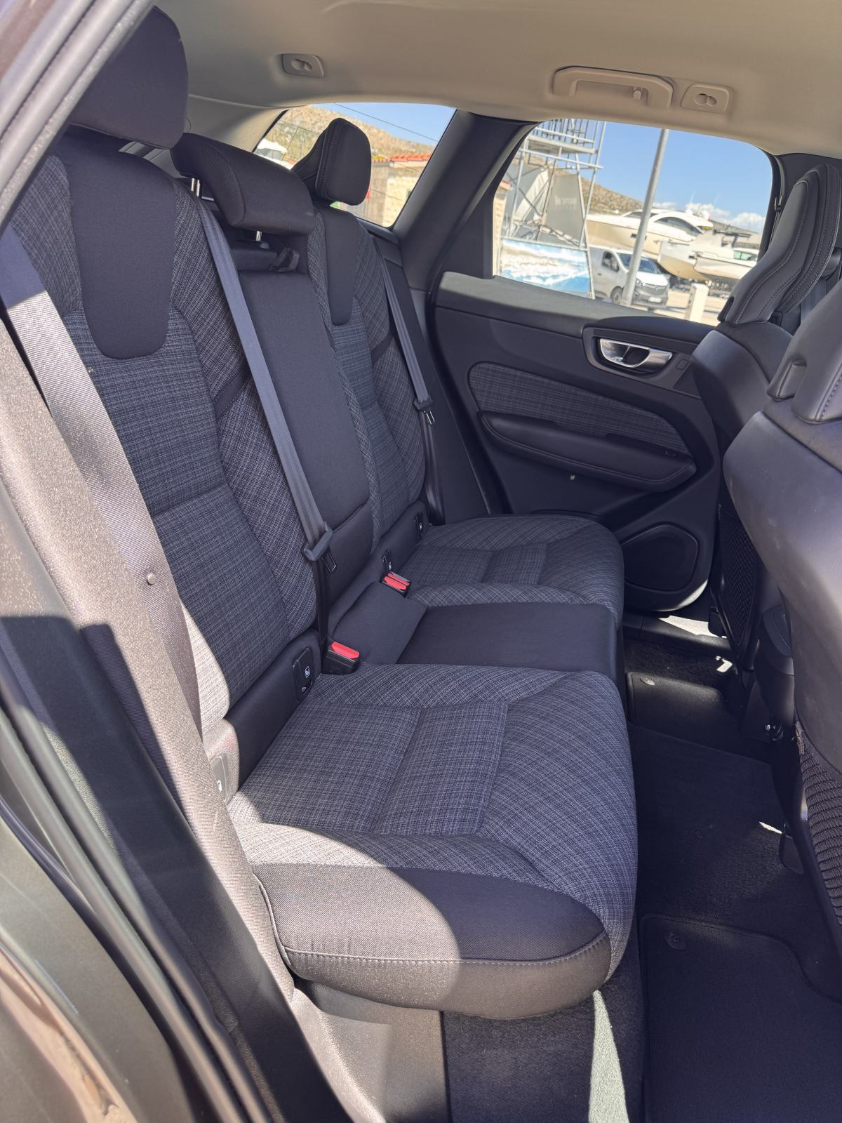Volvo XC60 B5 AWD CORE, fotografija 17
