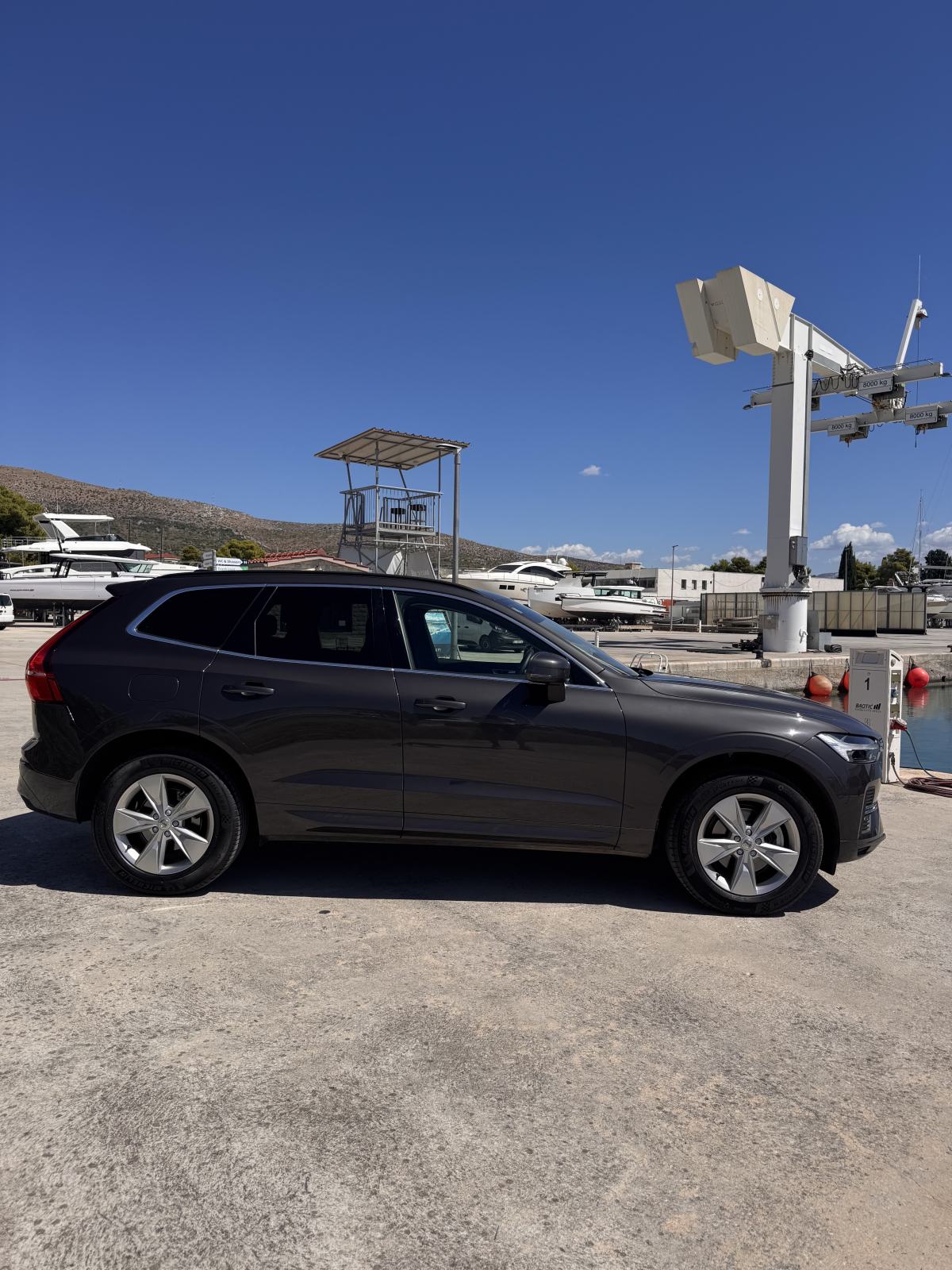 Volvo XC60 B5 AWD CORE, fotografija 2