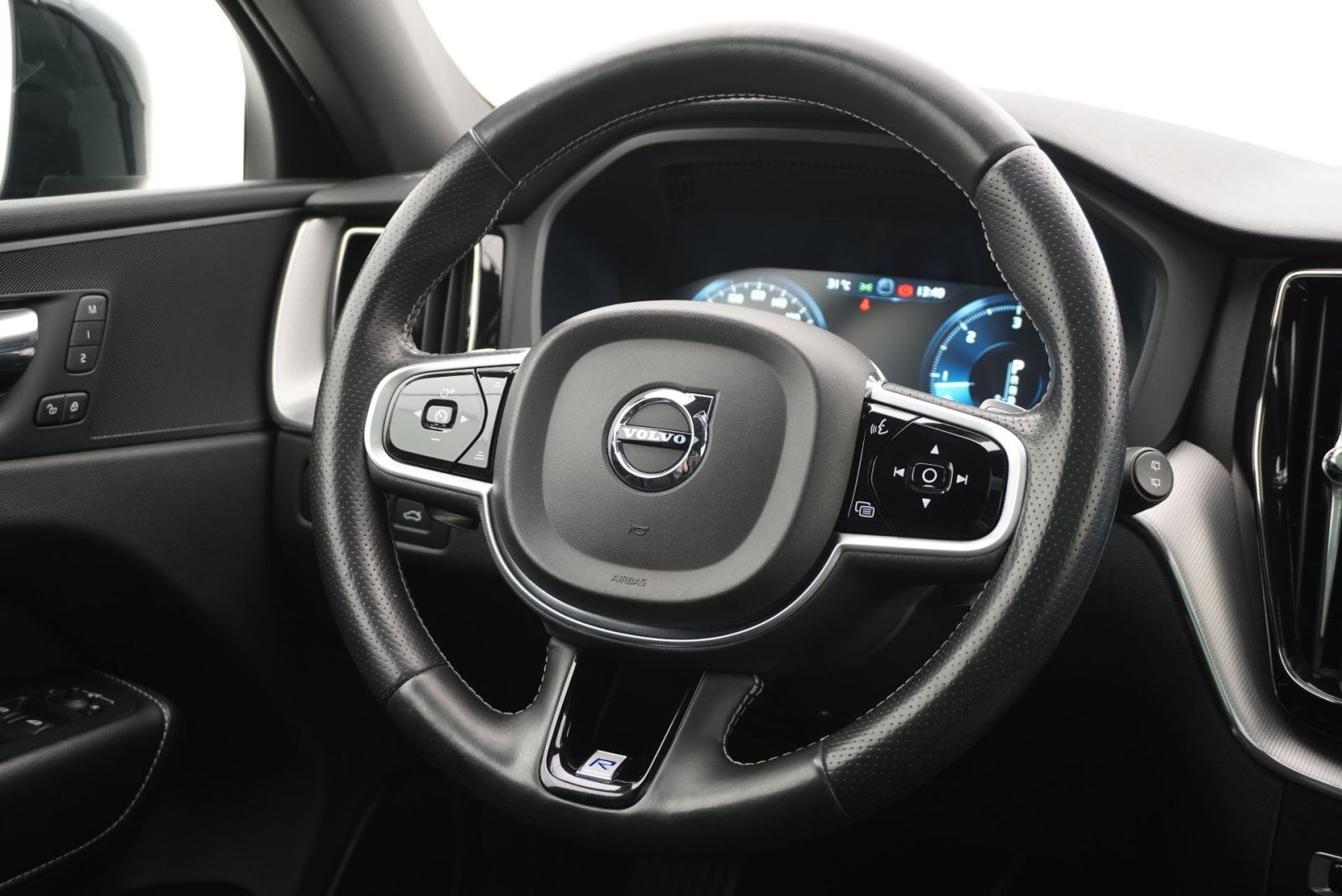Volvo XC60 B5 Diesel | Cjena uključuje troškove uvoza, fotografija 14