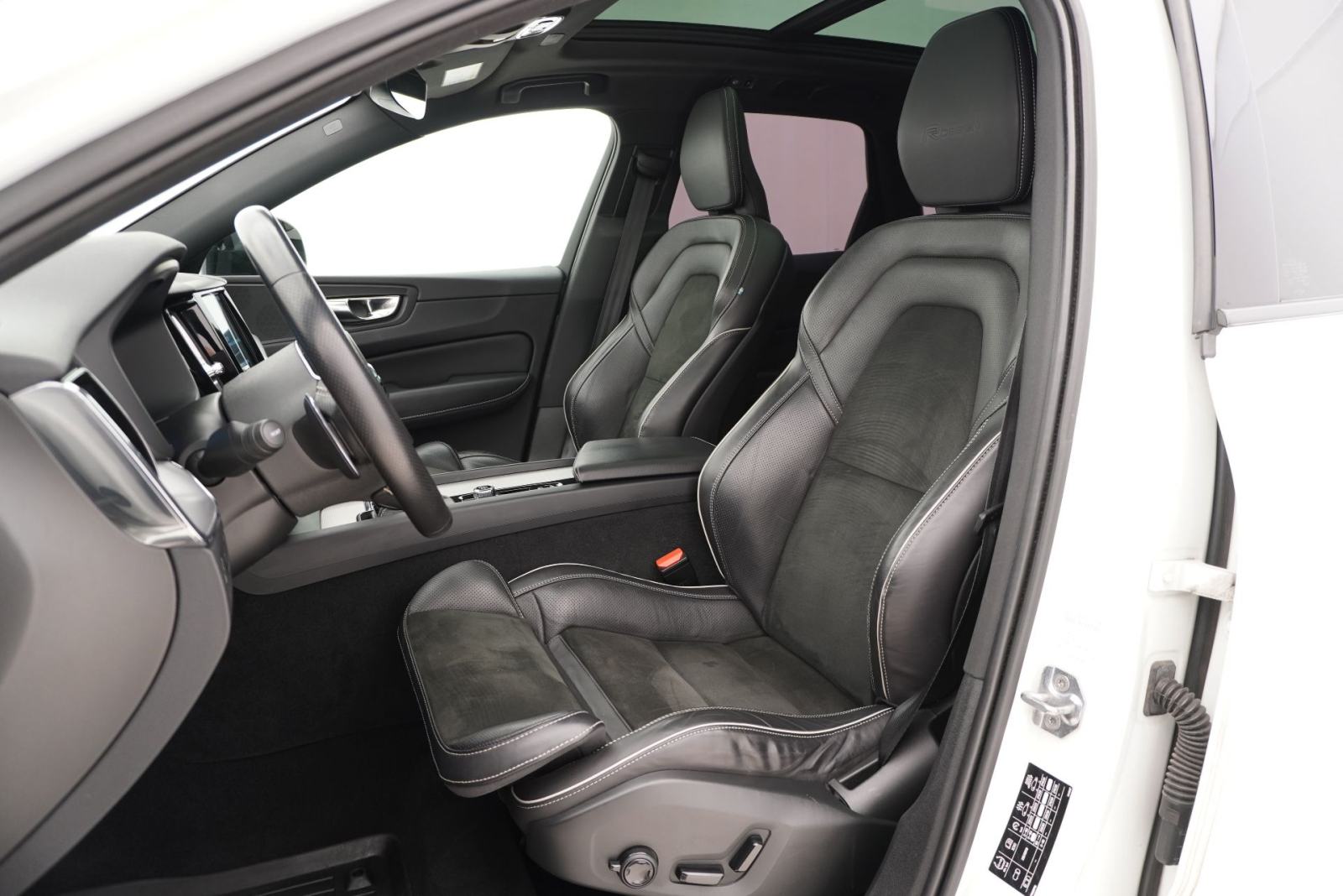 Volvo XC60 B5 Diesel | Cjena uključuje troškove uvoza, fotografija 17