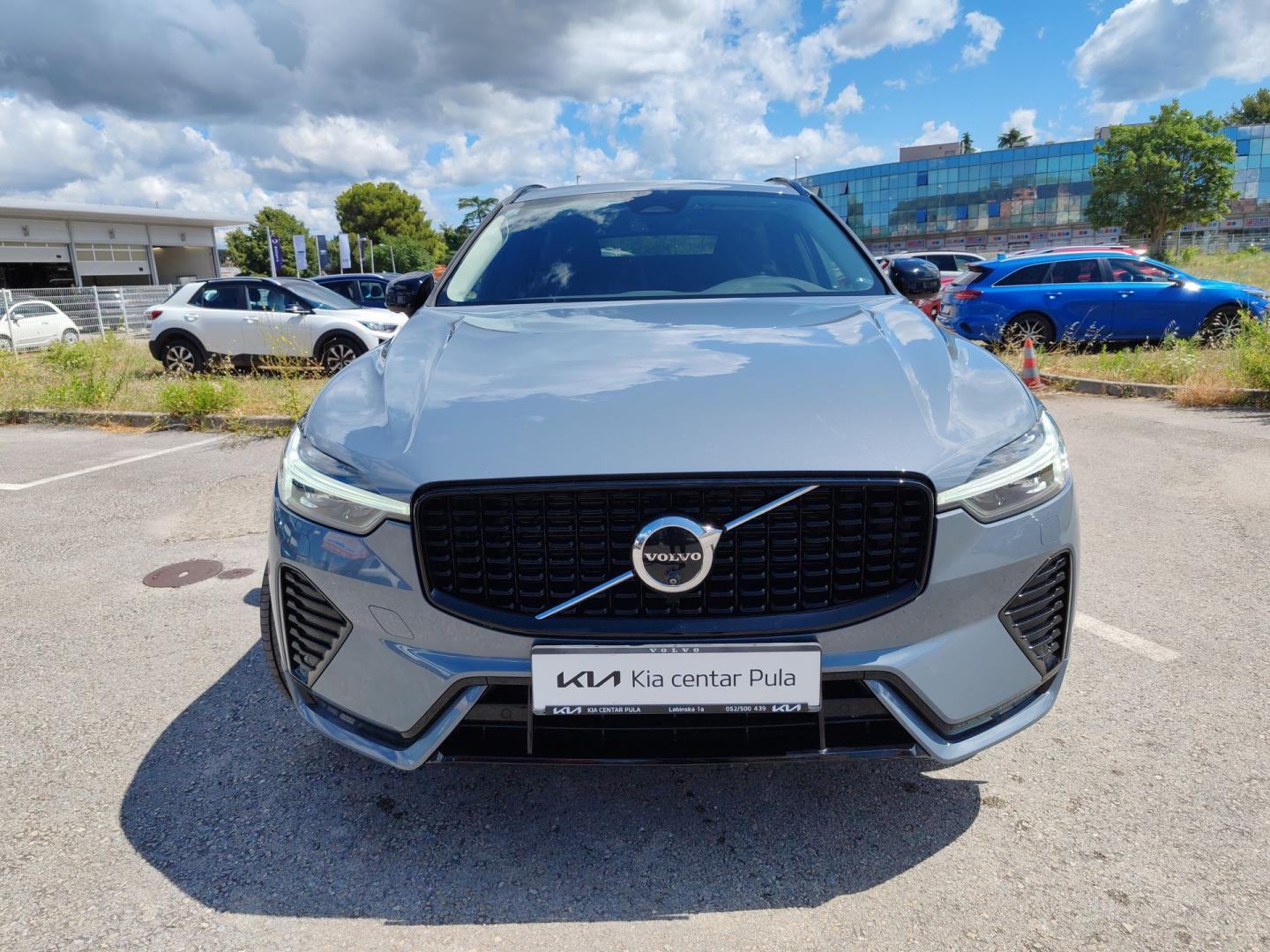 Volvo XC60 B5 (P) 250hp Plus Dark AT AWD, fotografija 2