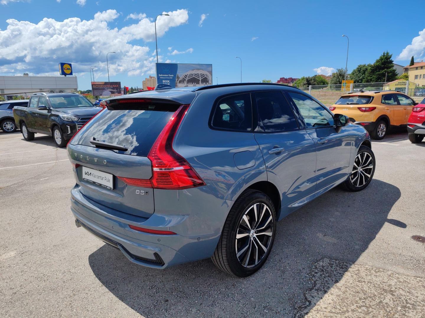 Volvo XC60 B5 (P) 250hp Plus Dark AT AWD, fotografija 5