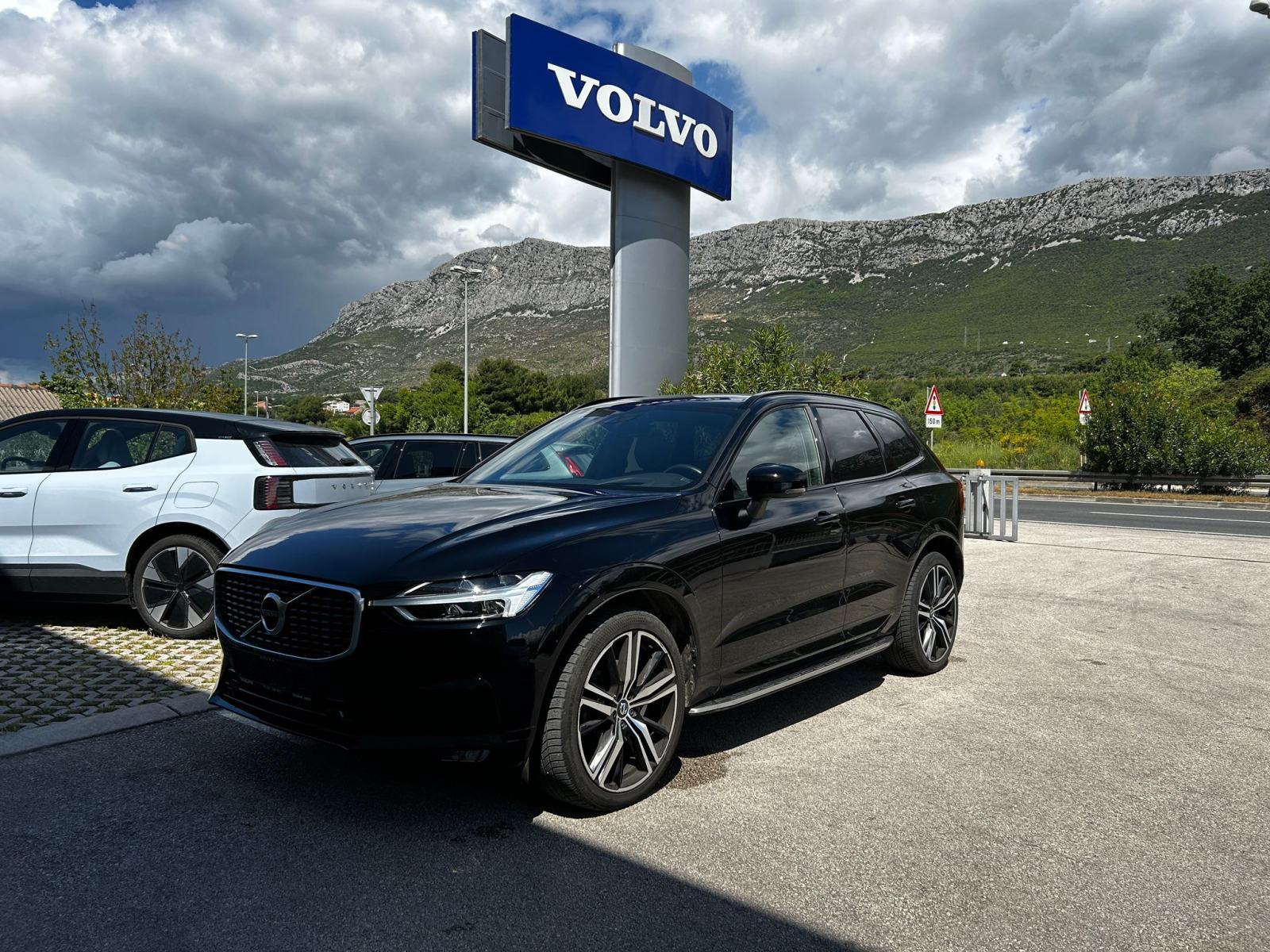 Volvo XC60 B5D AWD R-DESIGN, 2020 god.
