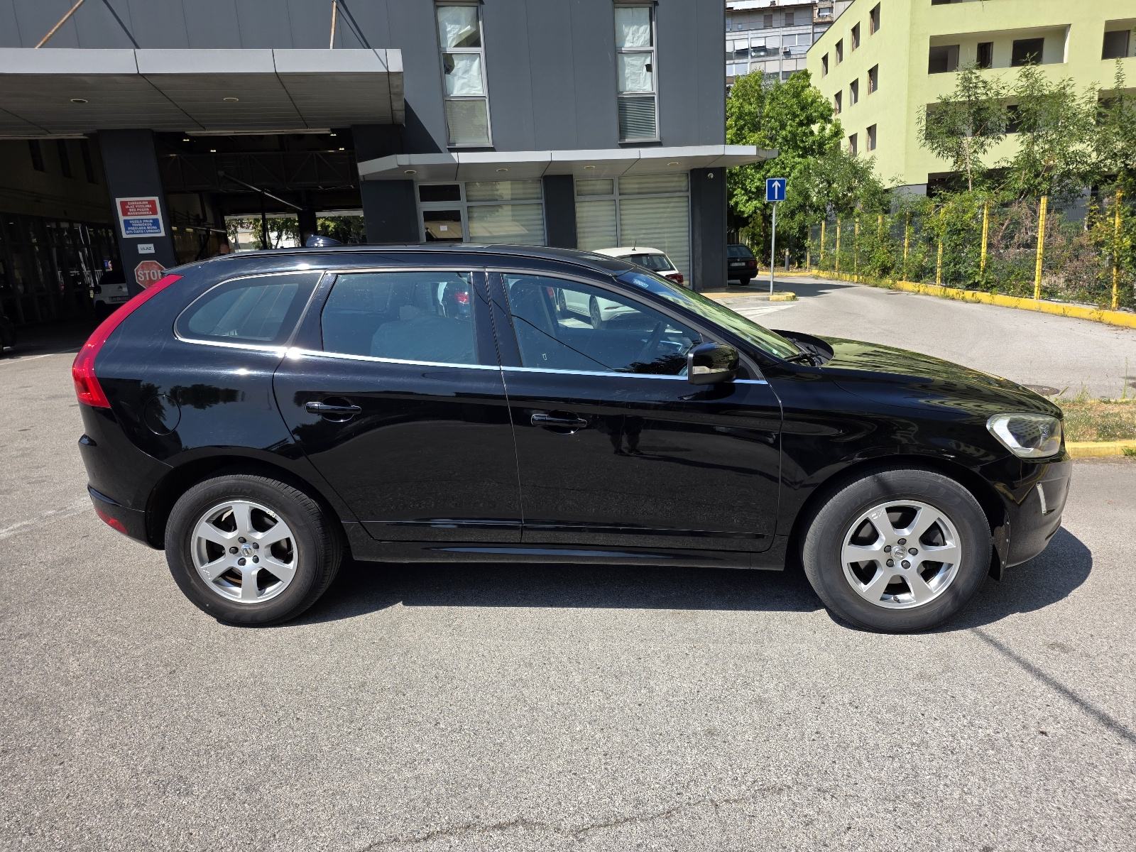 Volvo XC60 D3 Automatik, 2017 god, 171000 km, Servisna, Reg 7/2027, fotografija 2