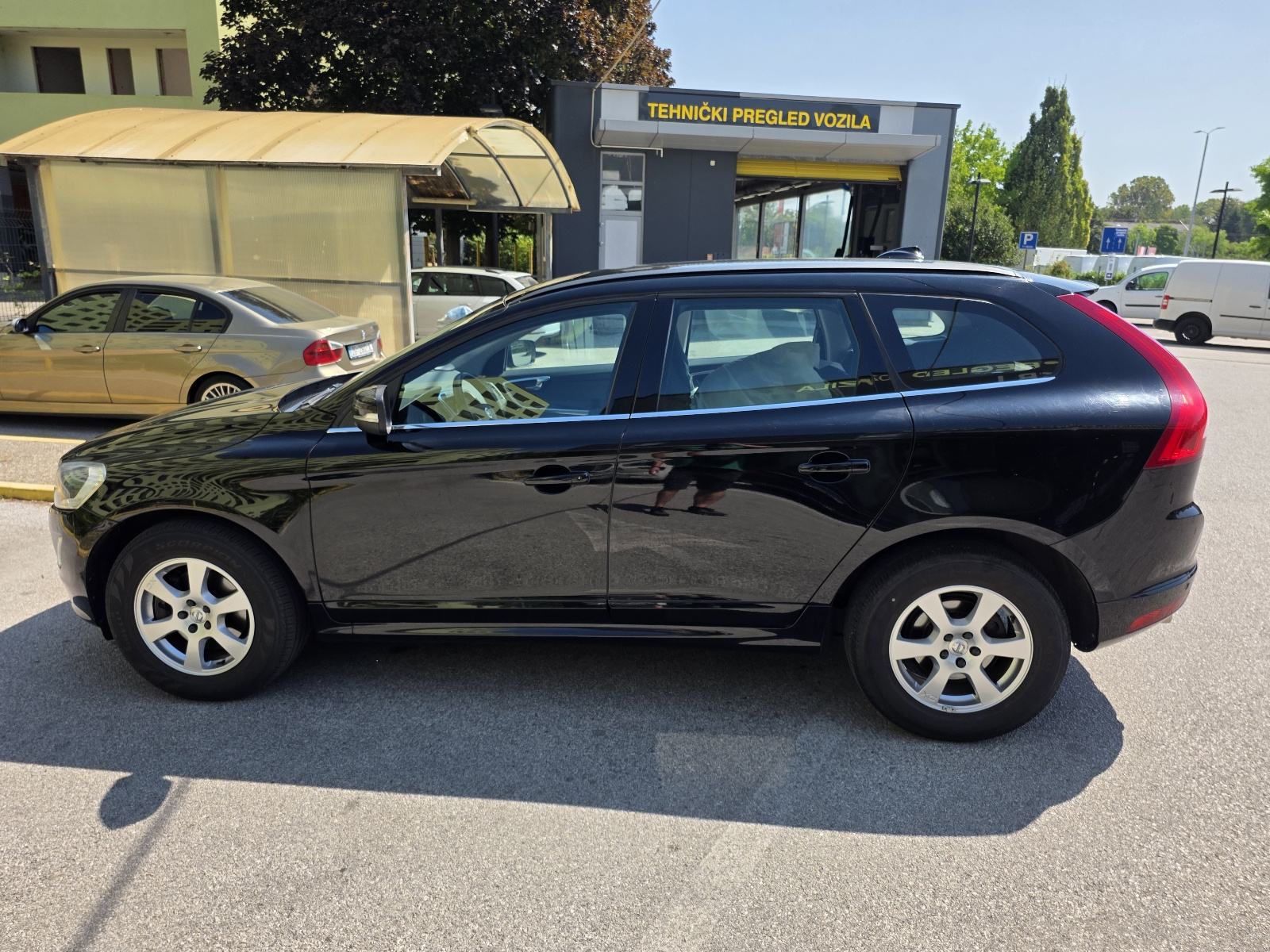 Volvo XC60 D3 Automatik, 2017 god, 171000 km, Servisna, Reg 7/2027, fotografija 4