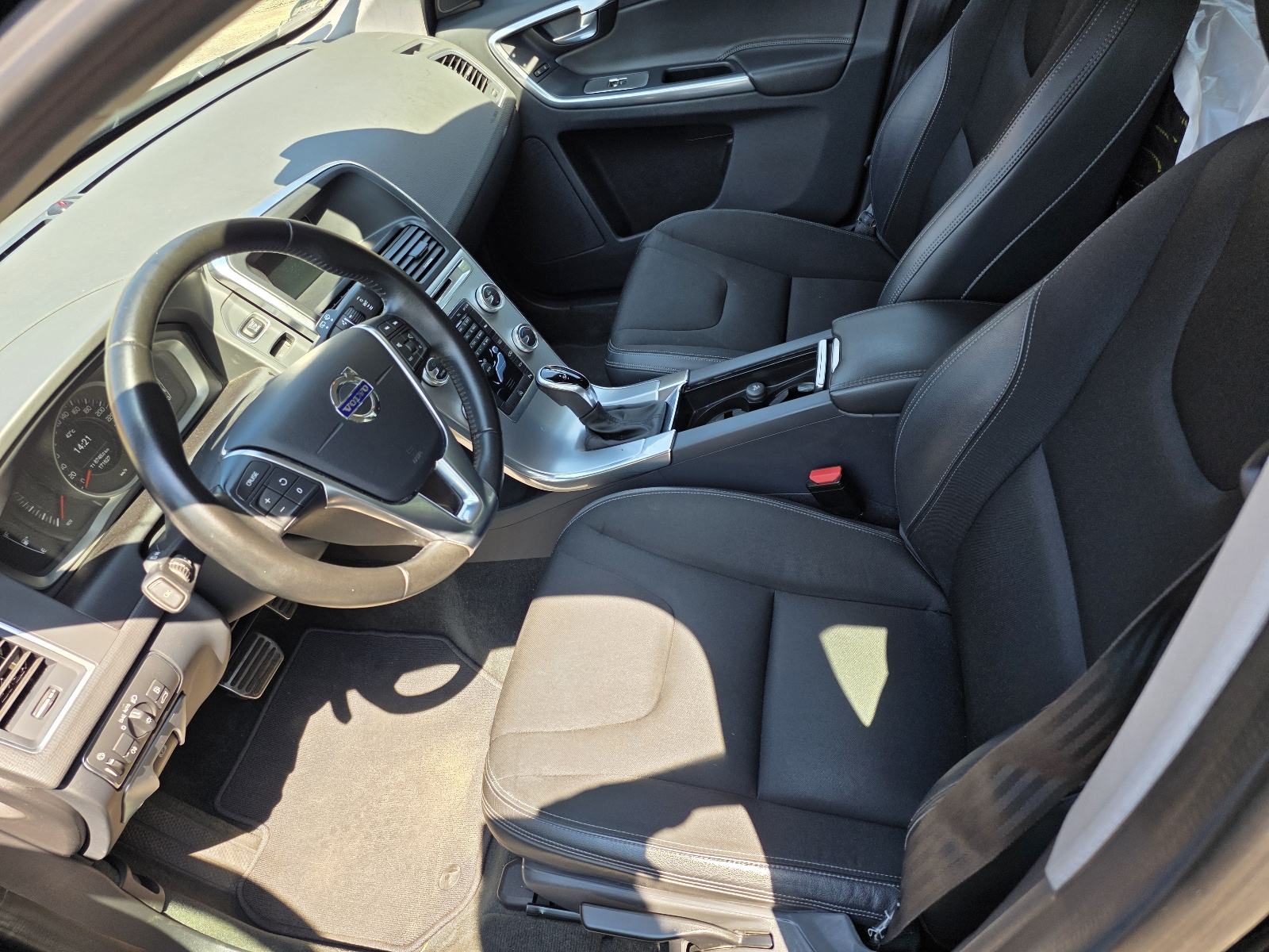 Volvo XC60 D3 Automatik, 2017 god, 171000 km, Servisna, Reg 7/2027, fotografija 7