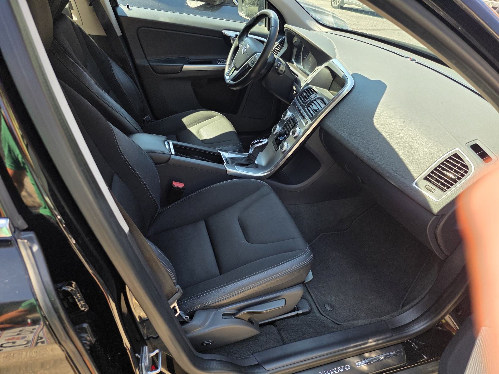 Volvo XC60 D3 Automatik, 2017 god, 171000 km, Servisna, Reg 7/2027, fotografija 8