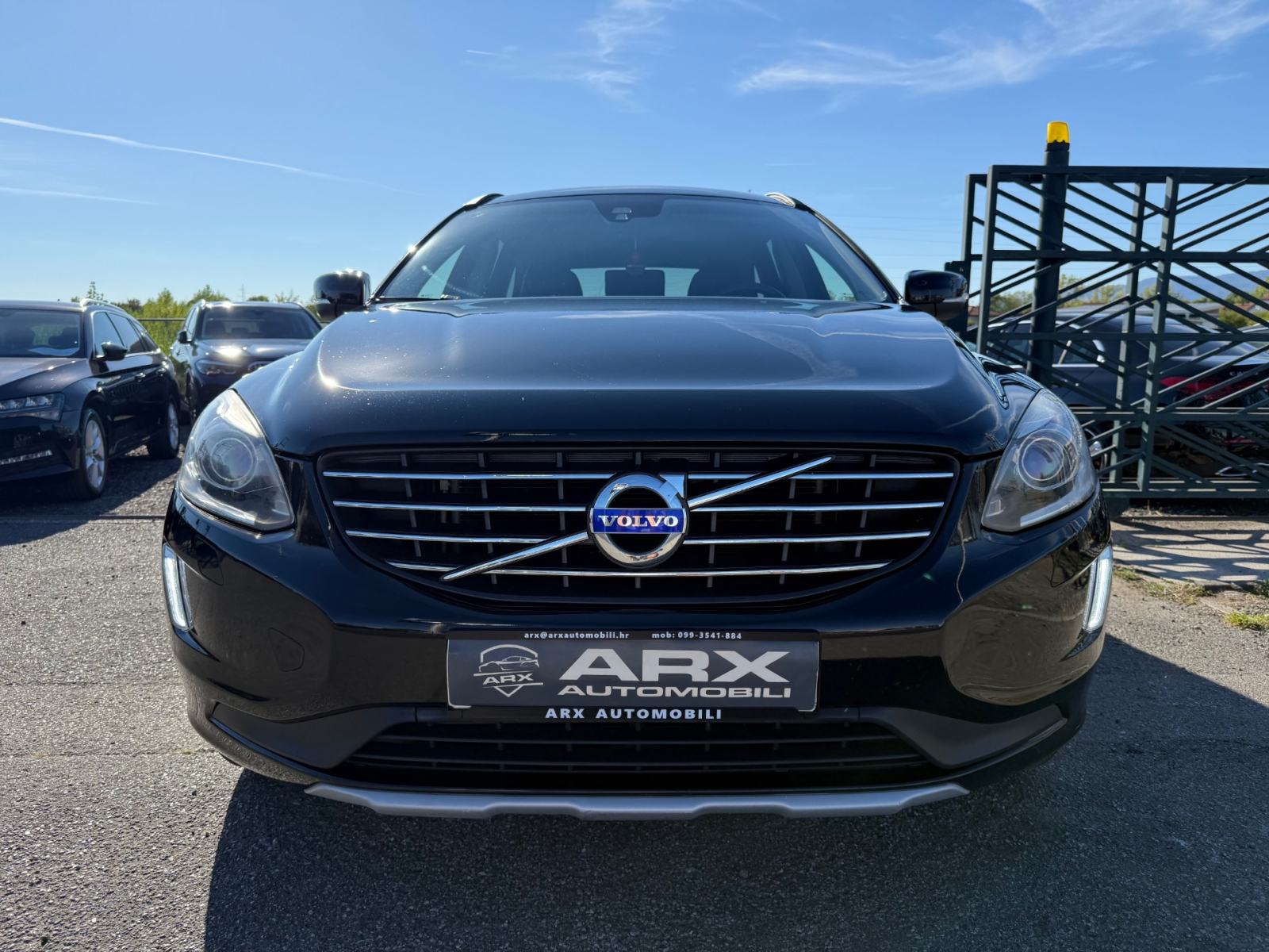 Volvo XC60 D3 °XENON°MF VOLAN°GRIJANJE SJ°VELIKI SERVIS°REG:11/2026°, fotografija 2