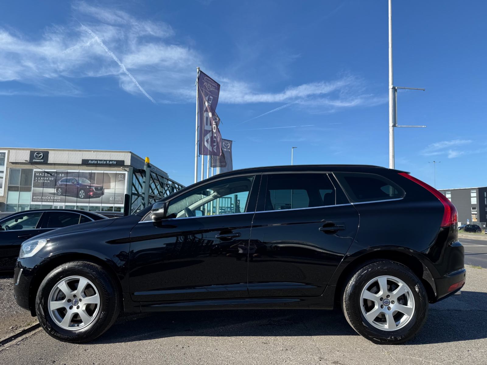 Volvo XC60 D3 °XENON°MF VOLAN°GRIJANJE SJ°VELIKI SERVIS°REG:11/2026°, fotografija 4