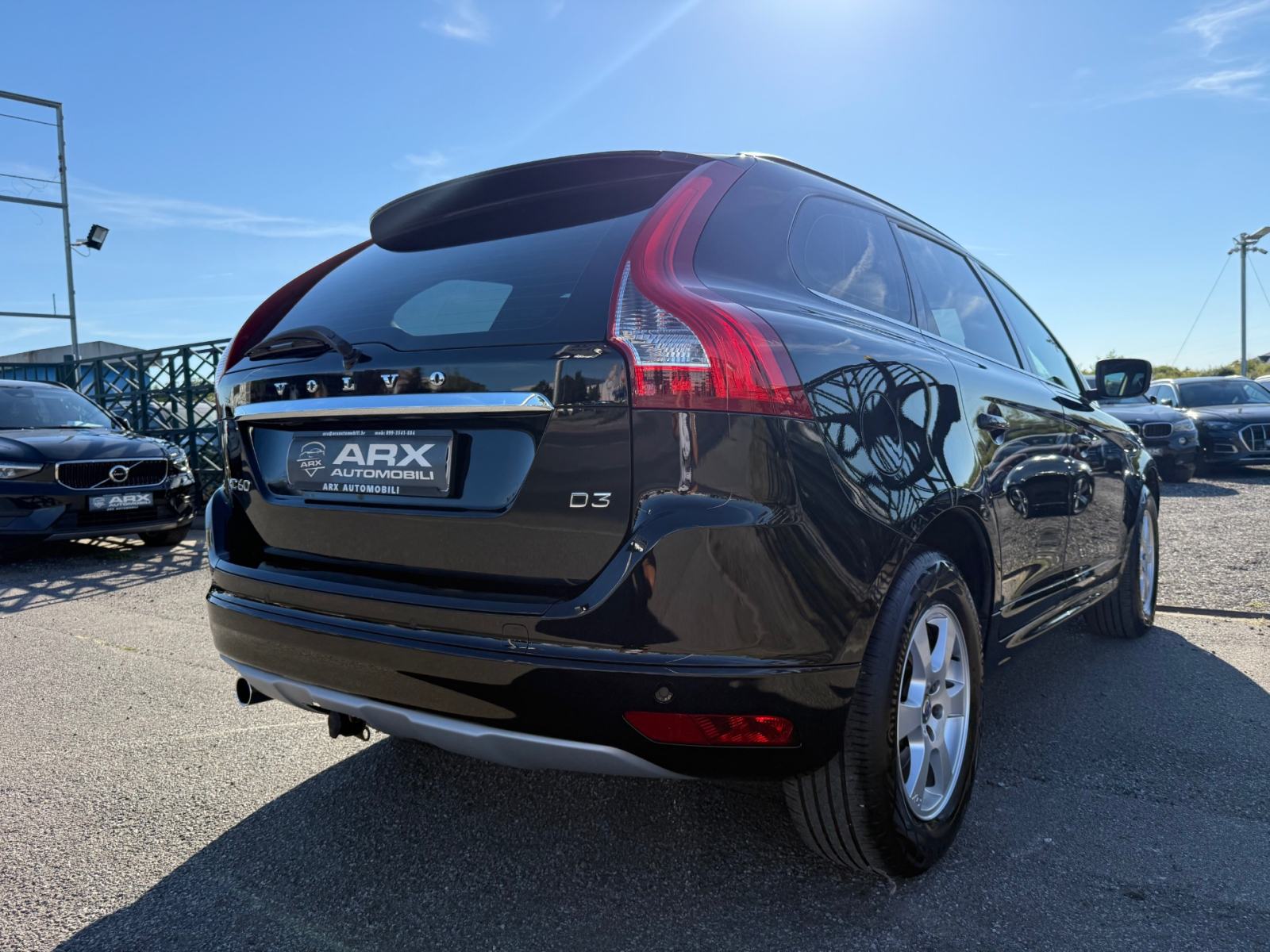 Volvo XC60 D3 °XENON°MF VOLAN°GRIJANJE SJ°VELIKI SERVIS°REG:11/2026°, fotografija 6