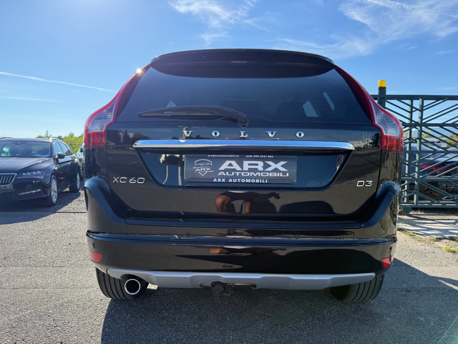 Volvo XC60 D3 °XENON°MF VOLAN°GRIJANJE SJ°VELIKI SERVIS°REG:11/2026°, fotografija 7