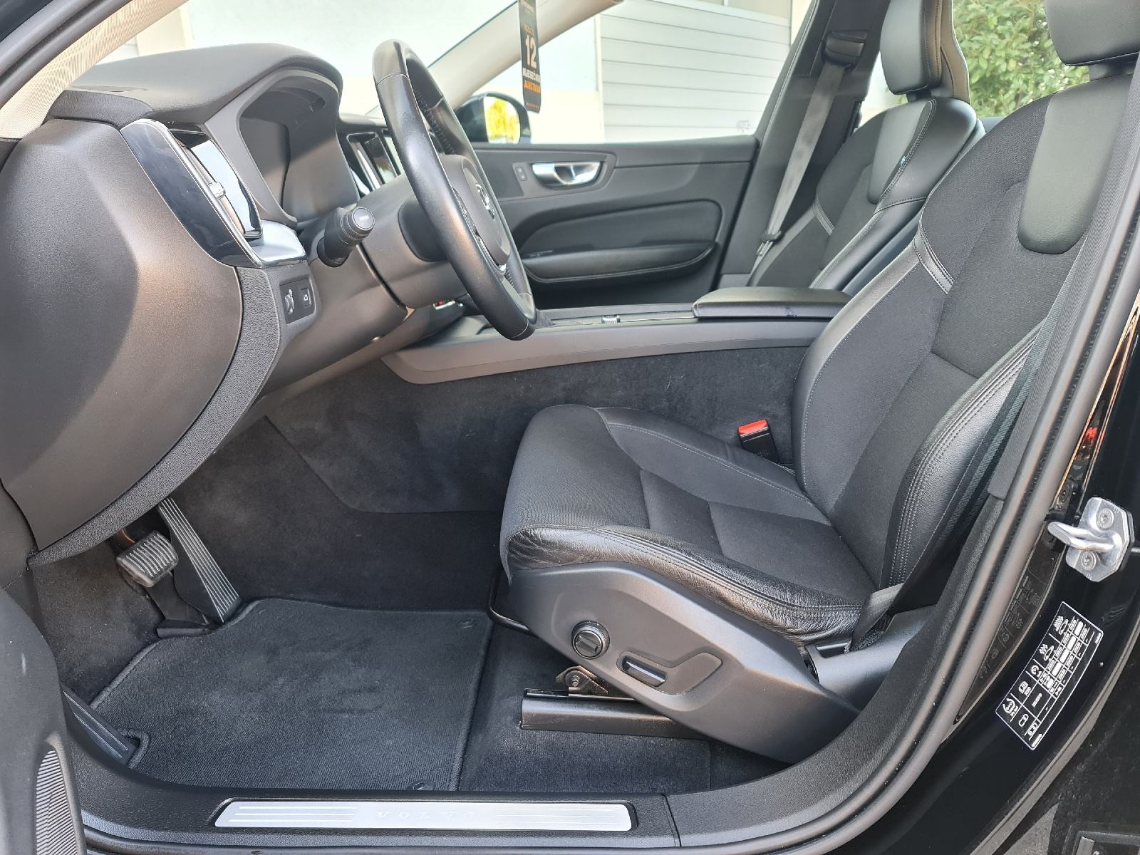 Volvo XC60 D4 AUT.⛔️REGISTRIRAN+NOVE GUME⛔️, fotografija 11