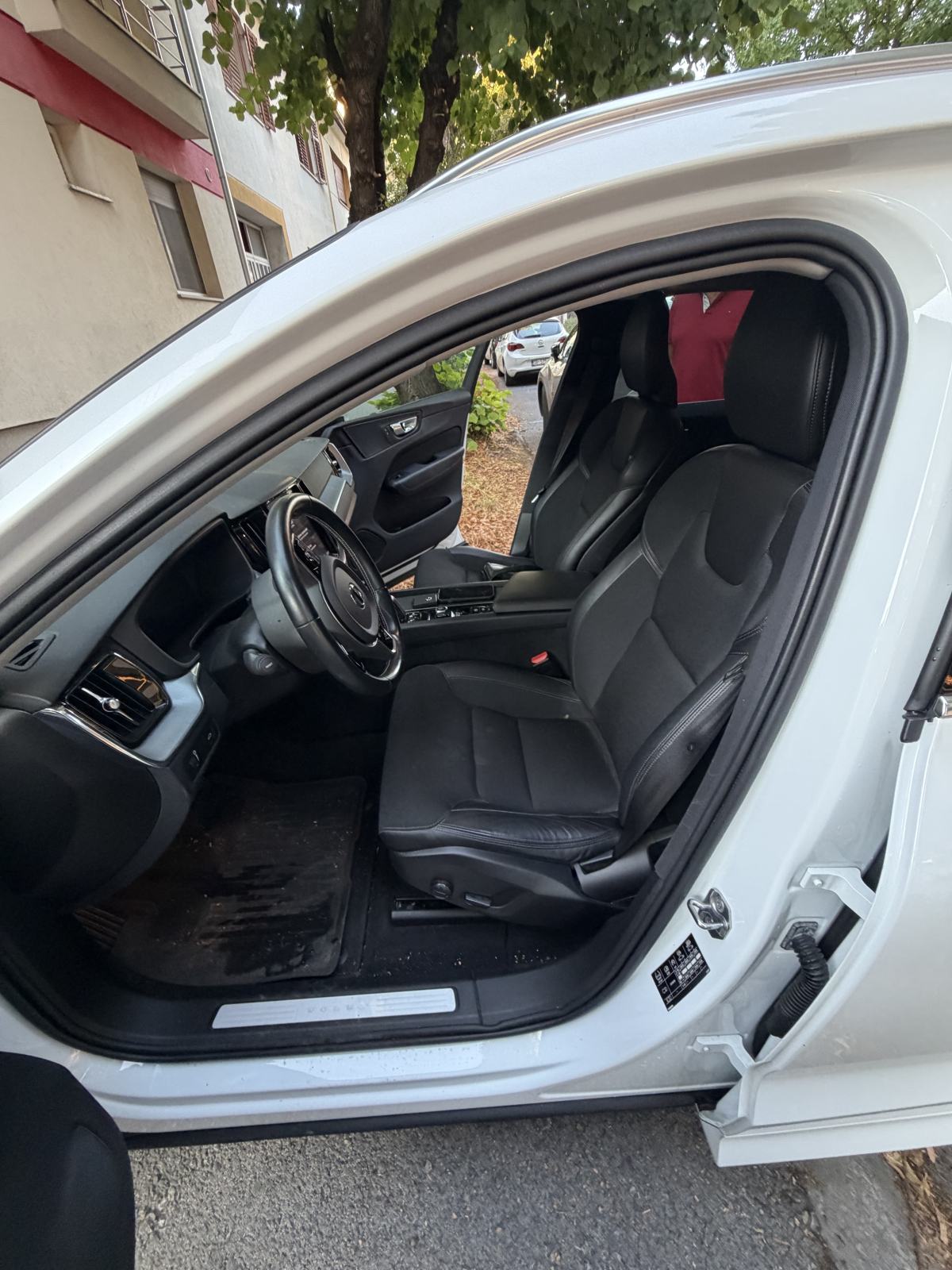 Volvo XC60 D4 AWD, fotografija 4