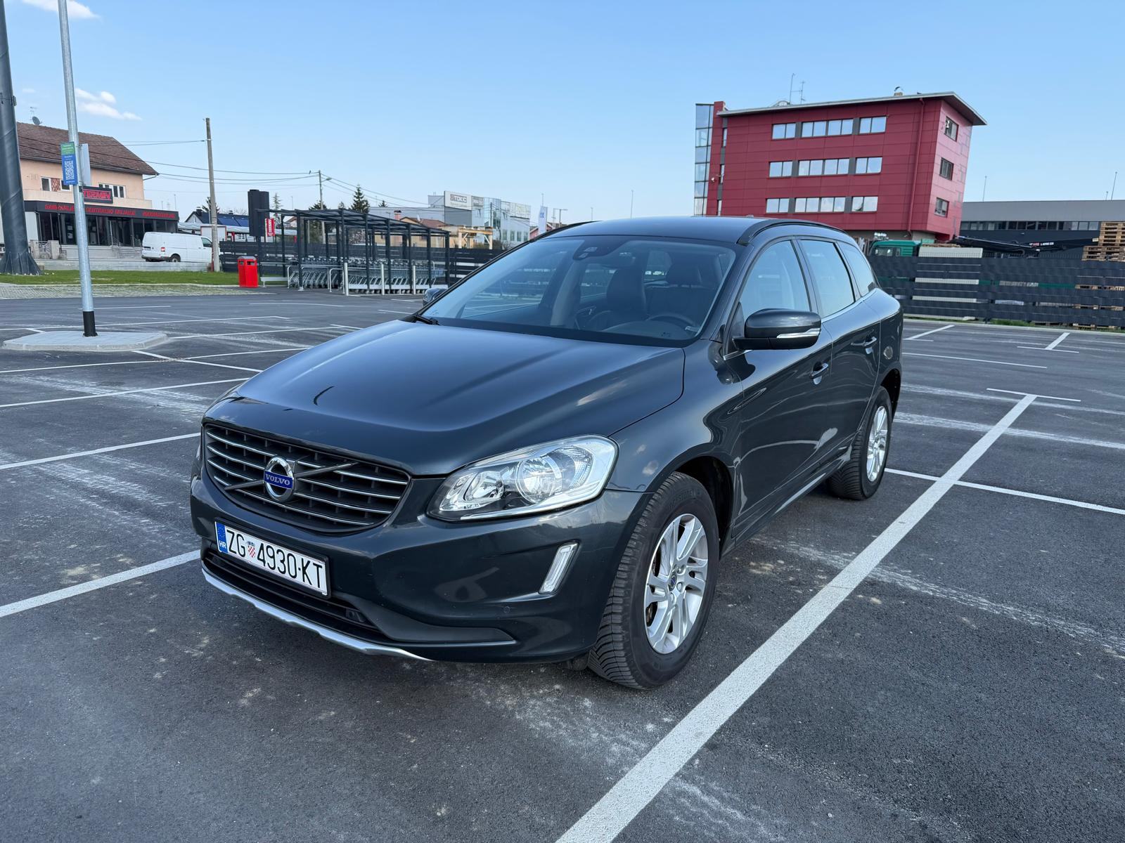 Volvo XC60 D4 MOMENTUM AUTOMATIK, pogled izvana - slika 1