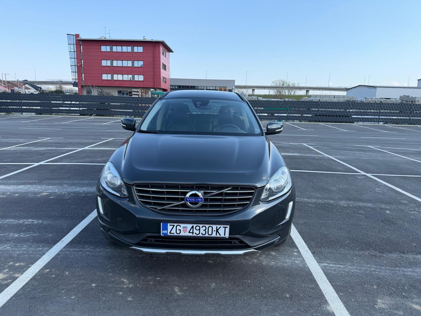 Volvo XC60 D4 MOMENTUM AUTOMATIK, pogled izvana - slika 2