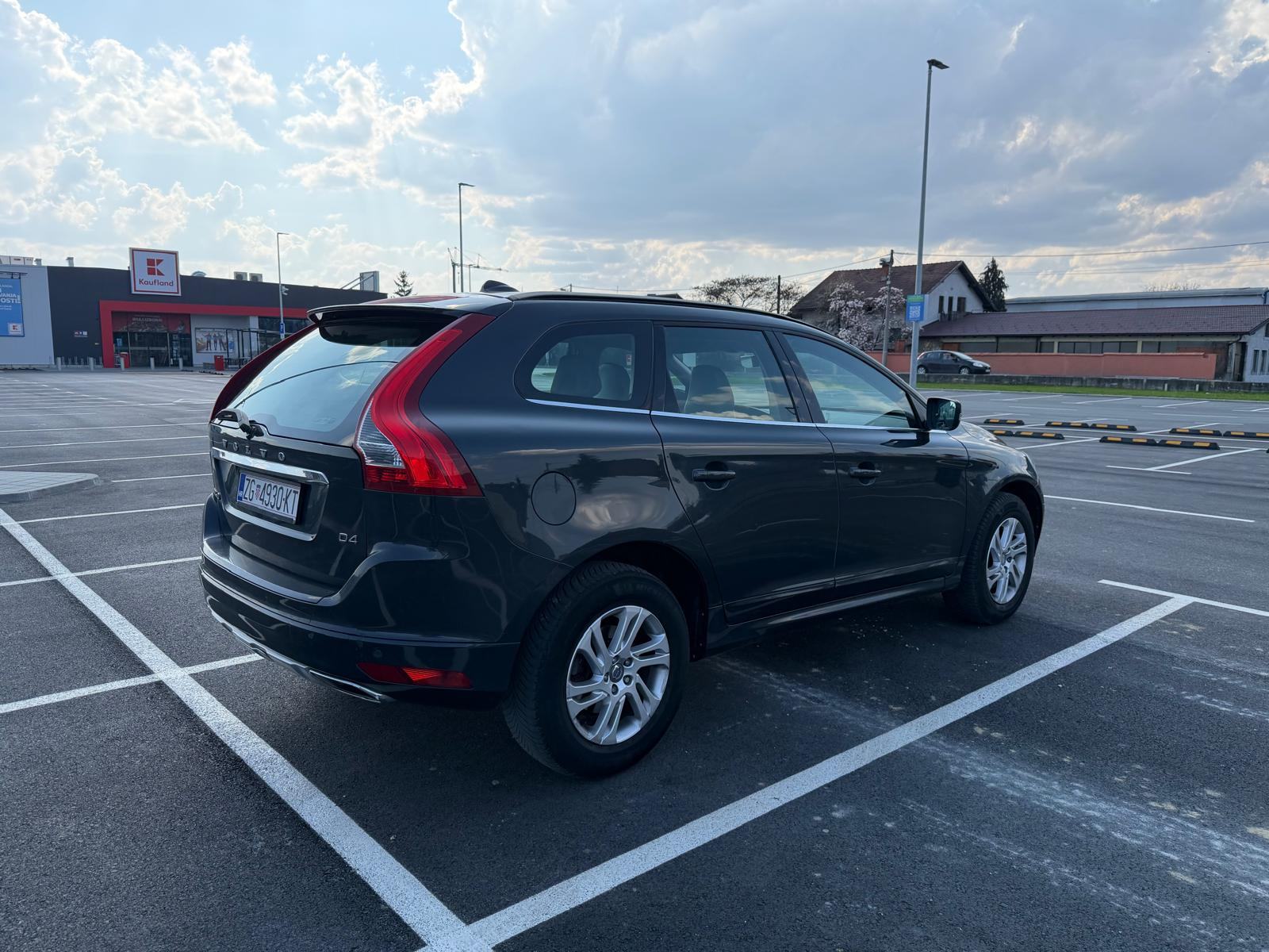 Volvo XC60 D4 MOMENTUM AUTOMATIK, pogled izvana - slika 5