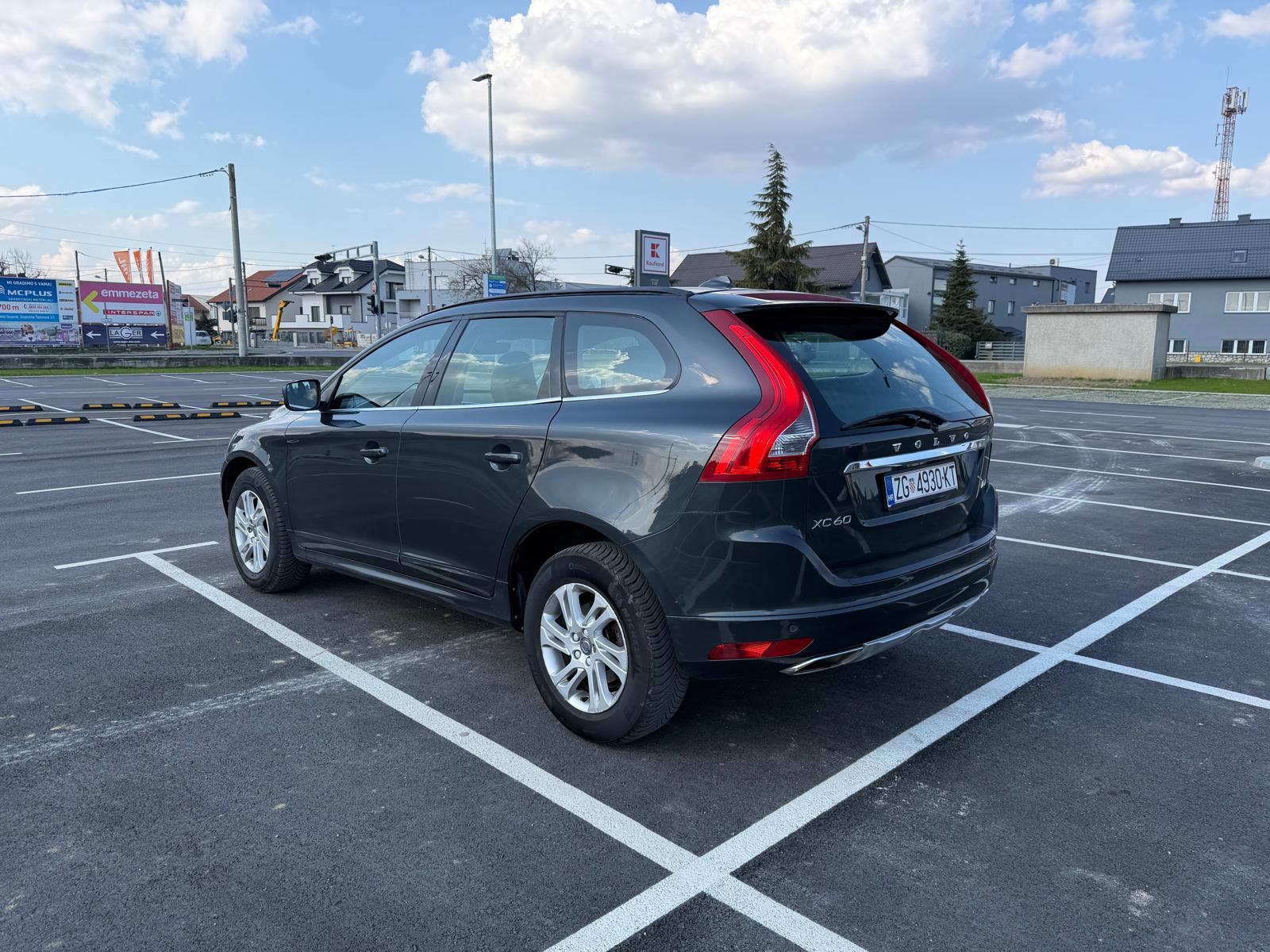 Volvo XC60 D4 MOMENTUM AUTOMATIK, fotografija 7