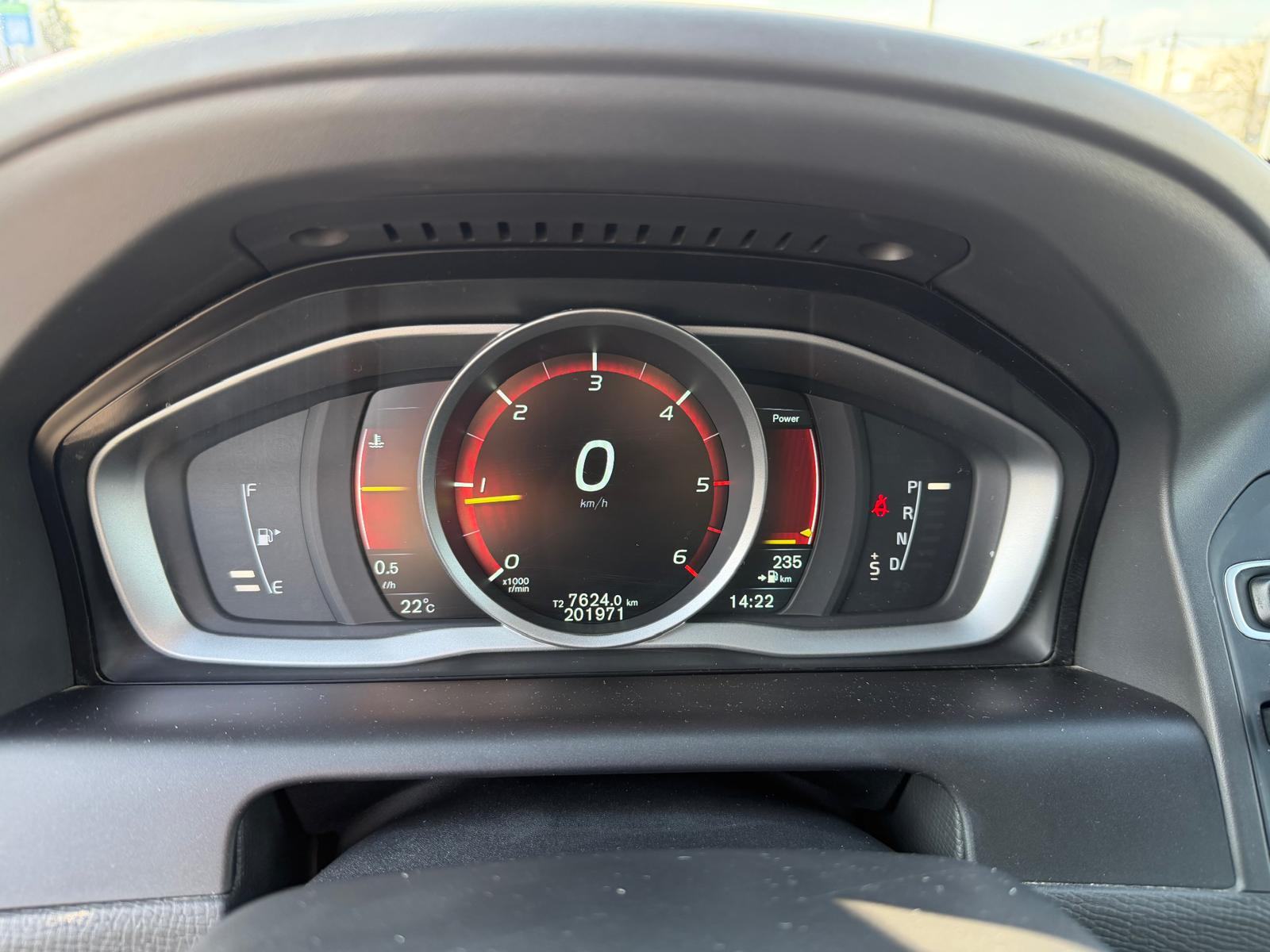 Volvo XC60 D4 MOMENTUM AUTOMATIK, fotografija 16
