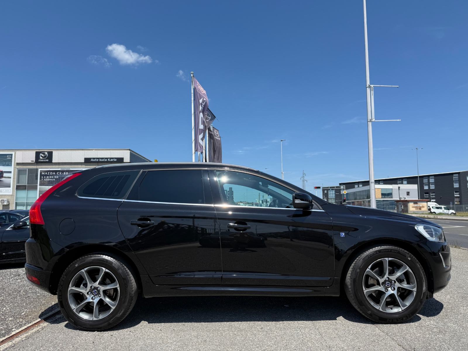 Volvo XC60 D4 OCEAN RACE AUTOMATIK °NAVI°KOŽA°KAMERA°REG:4/2027°, fotografija 4
