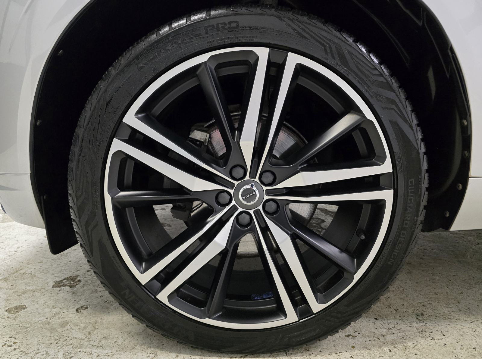 Volvo XC60 D4 R DESIGN 2020. ●2 GODINE JAMSTVA● HARMAN/LED/NAV/KAM/21, fotografija 4