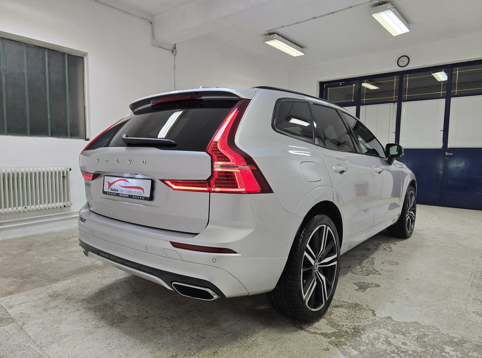 Volvo XC60 D4 R DESIGN 2020. ●2 GODINE JAMSTVA● HARMAN/LED/NAV/KAM/21, fotografija 8