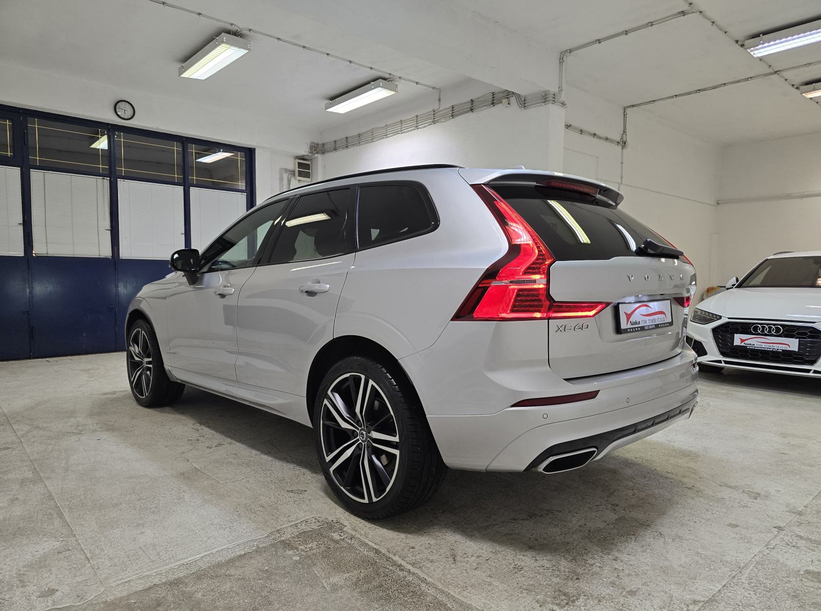 Volvo XC60 D4 R DESIGN 2020. ●2 GODINE JAMSTVA● HARMAN/LED/NAV/KAM/21, fotografija 6