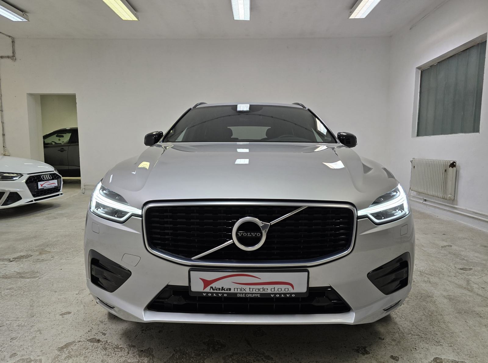 Volvo XC60 D4 R DESIGN 2020. ●2 GODINE JAMSTVA● HARMAN/LED/NAV/KAM/21, fotografija 2