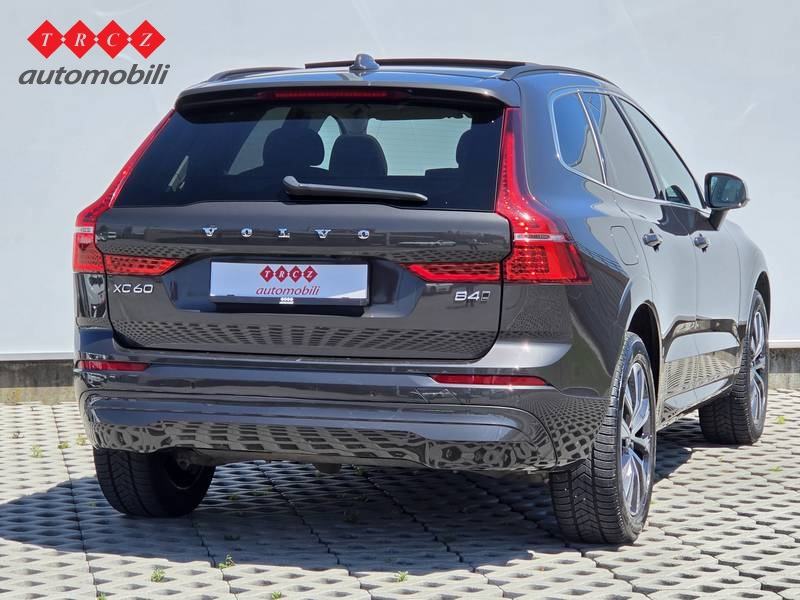 VOLVO XC60 DB AWD Momentum Pro, fotografija 3