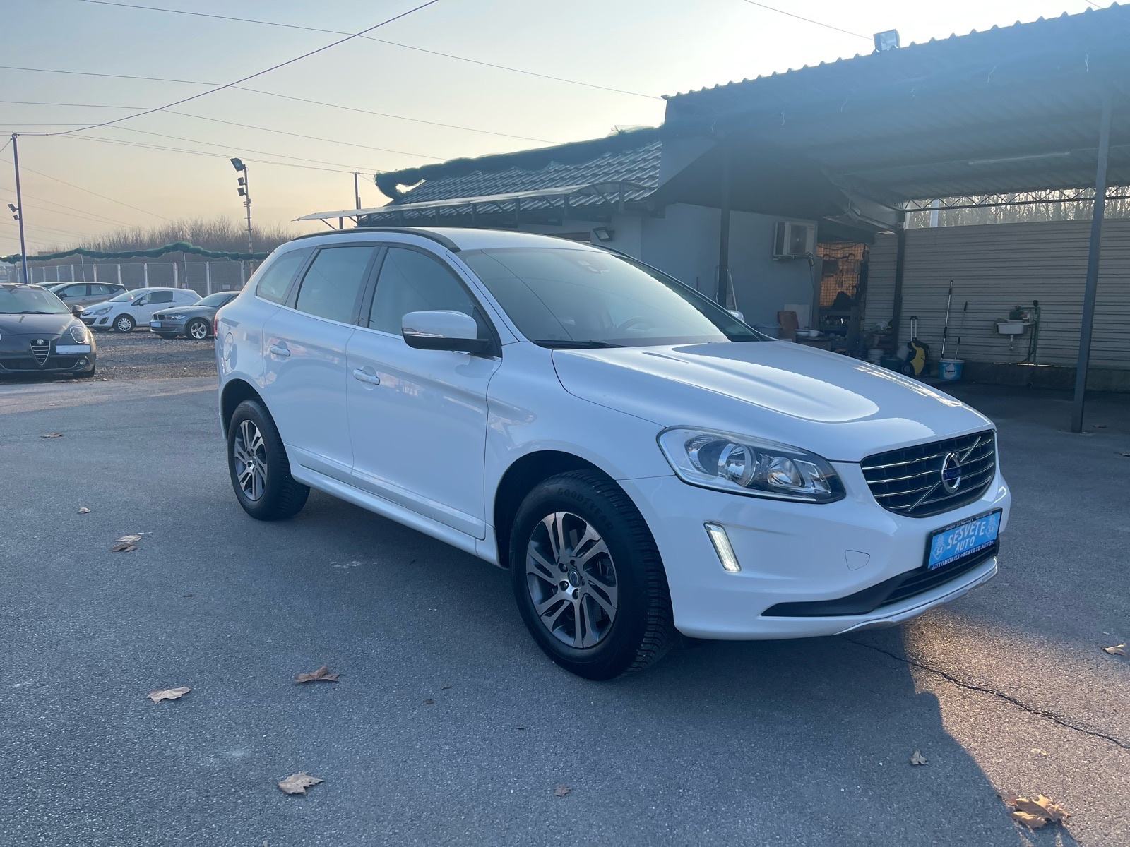Volvo XC60 FWD D3 automatik !!, fotografija 2