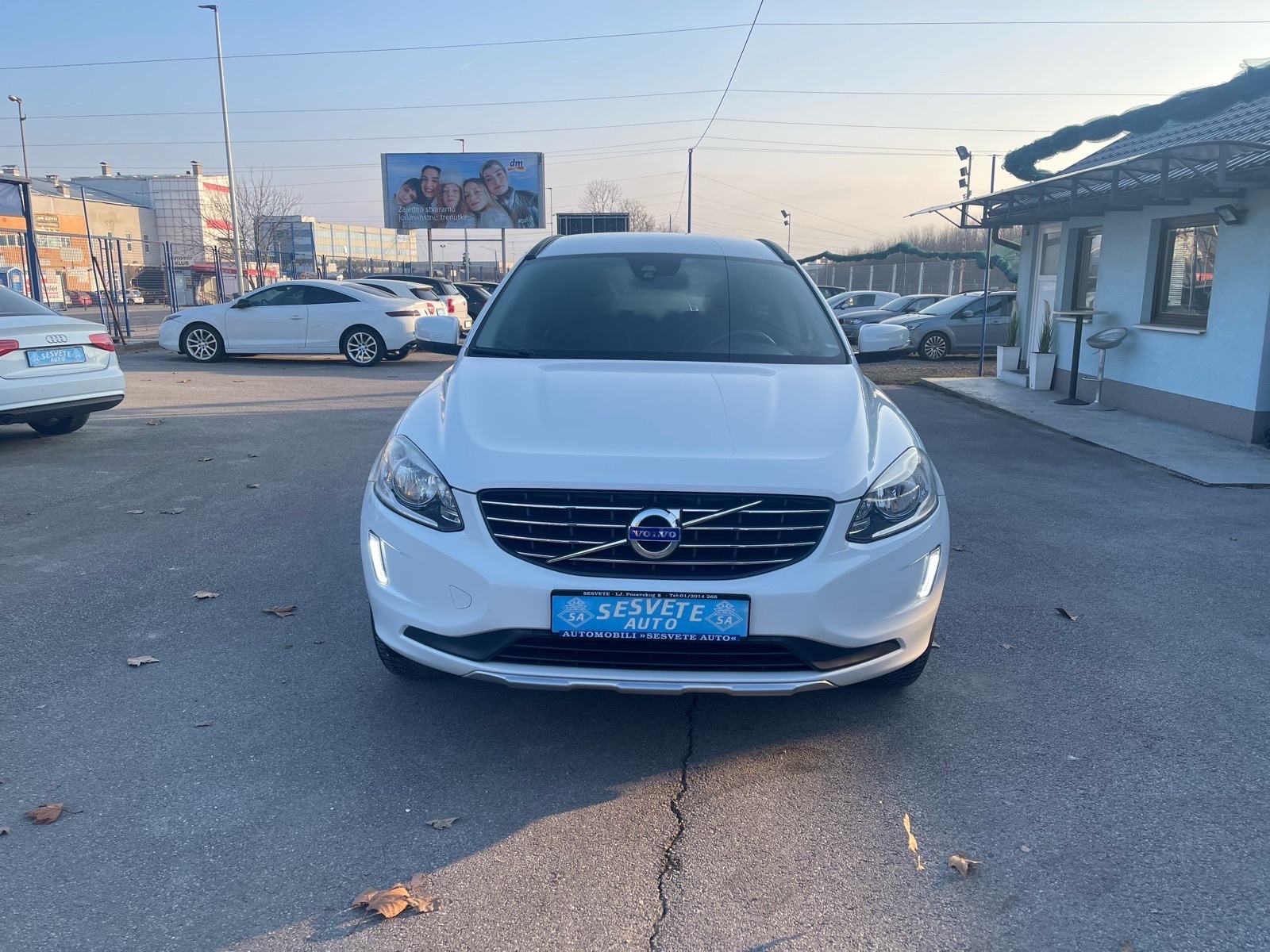Volvo XC60 FWD D3 automatik !!, fotografija 3