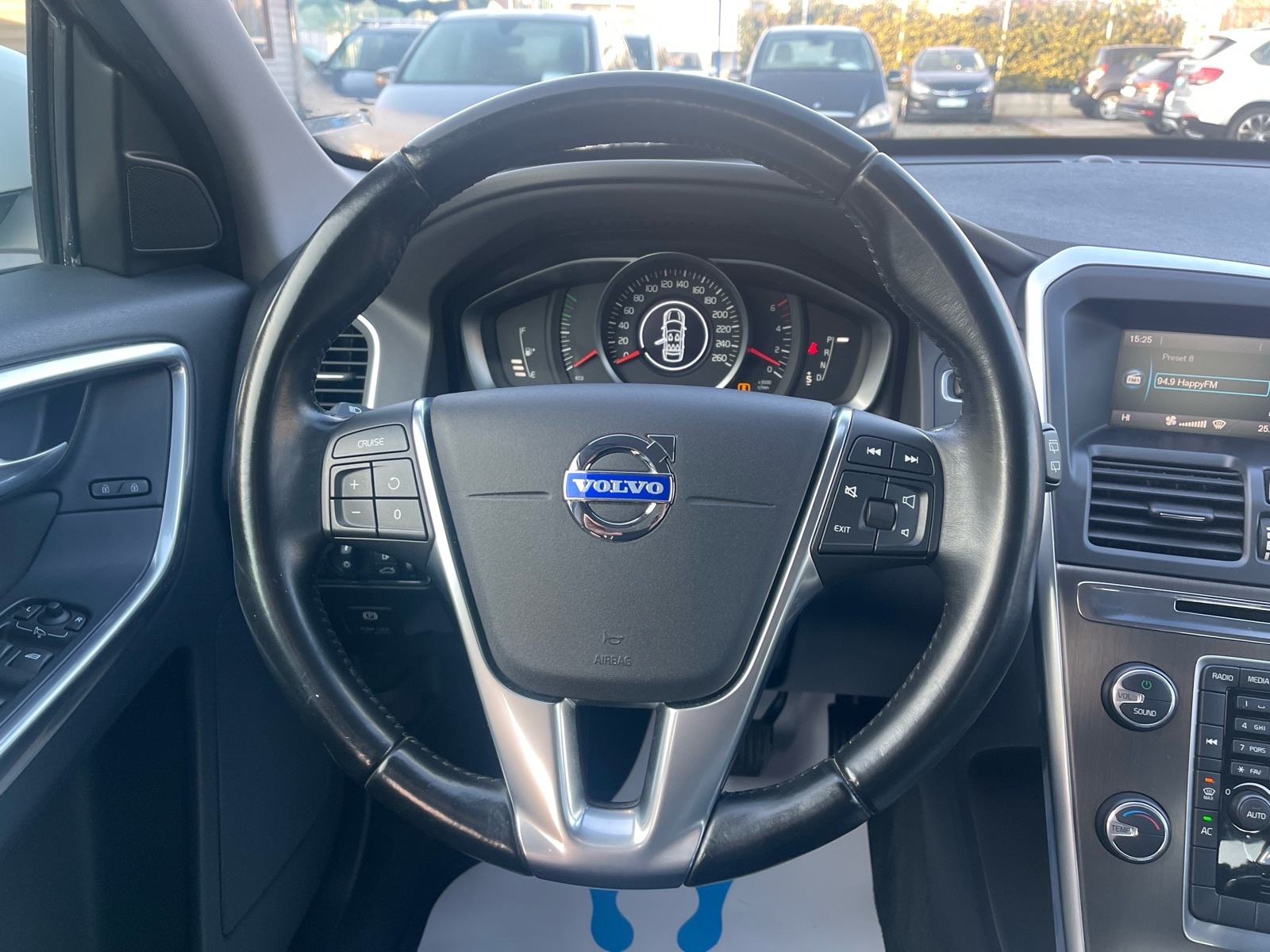 Volvo XC60 FWD D3 automatik !!, fotografija 9