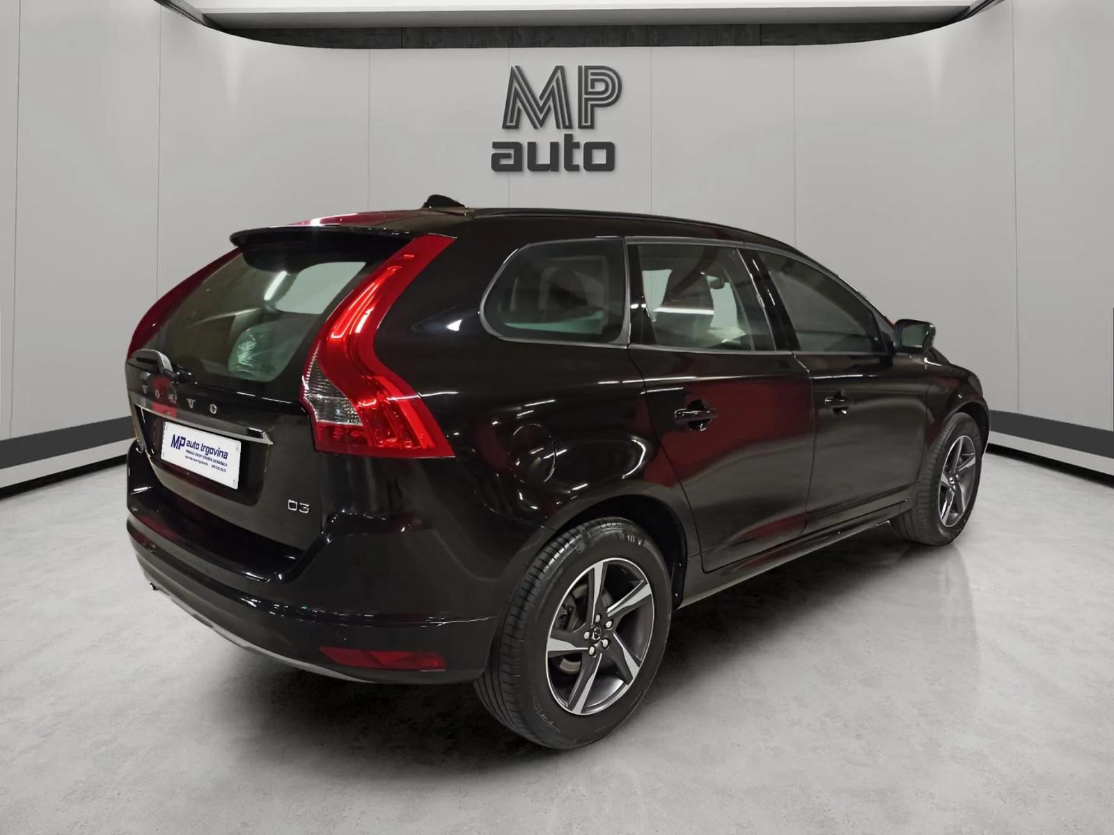 Volvo XC60 FWD D3, fotografija 8