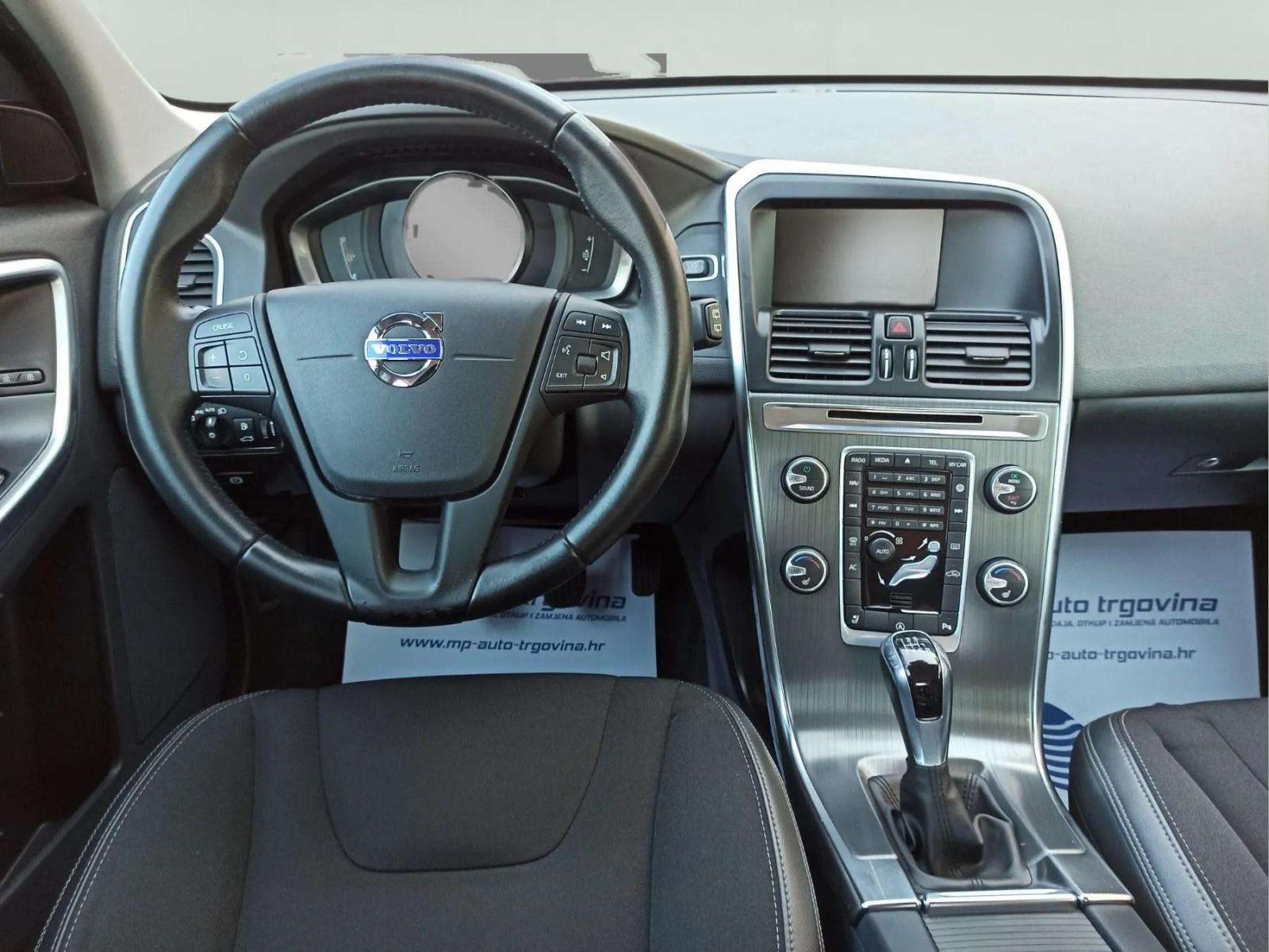 Volvo XC60 FWD D3, fotografija 18