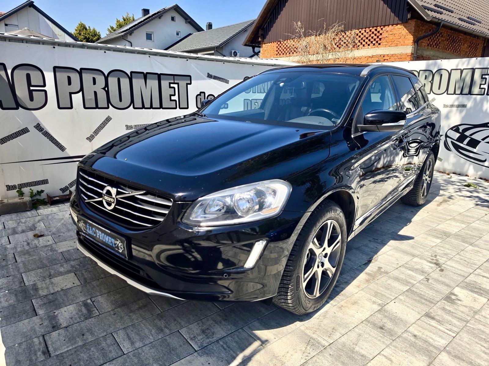 Volvo XC60 FWD D4 automatik =KAO NOV= NAVIGACIJ=PANORAMA= KARTICE-36, fotografija 18