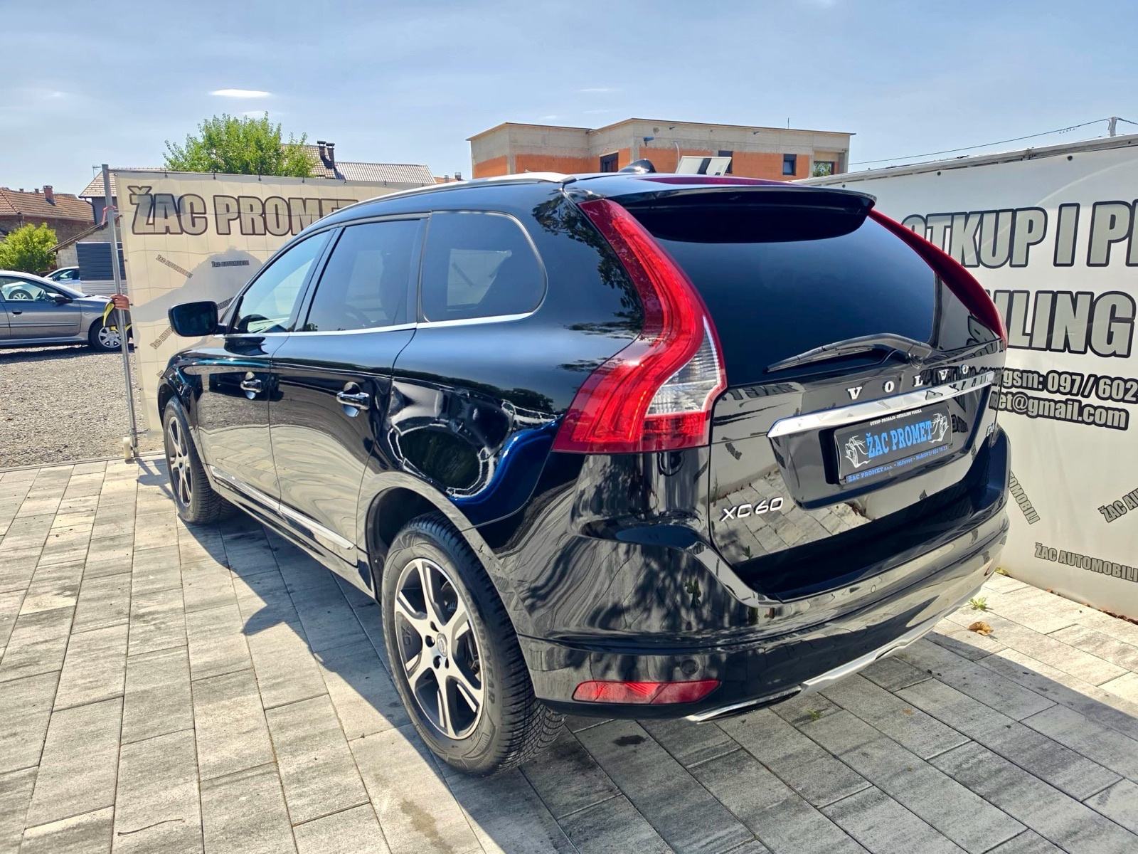 Volvo XC60 FWD D4 automatik =KAO NOV= NAVIGACIJ=PANORAMA= KARTICE-36, fotografija 20