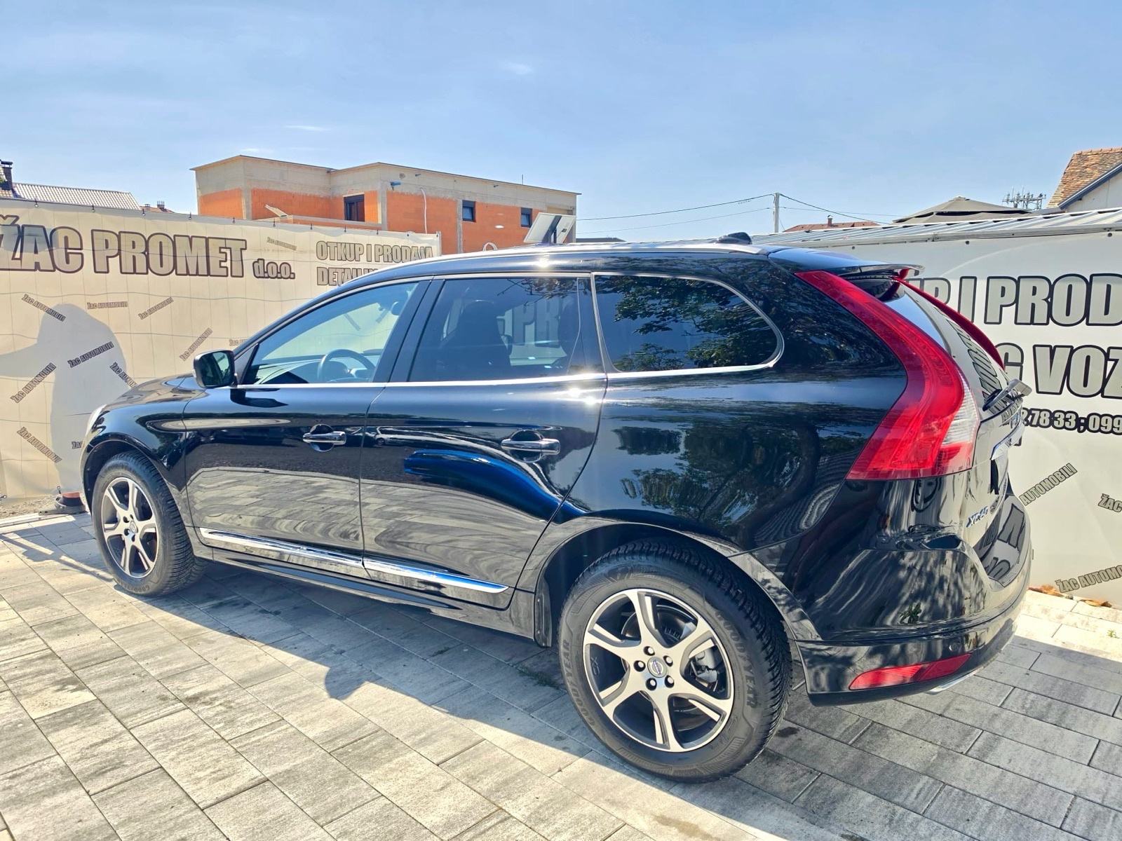 Volvo XC60 FWD D4 automatik =KAO NOV= NAVIGACIJ=PANORAMA= KARTICE-36, fotografija 19