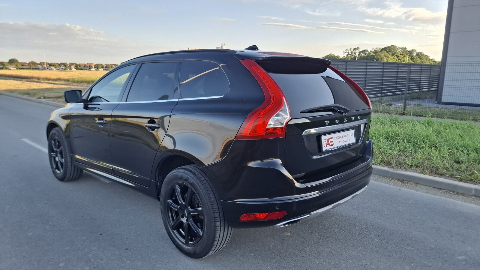 Volvo XC60 FWD D4, fotografija 6