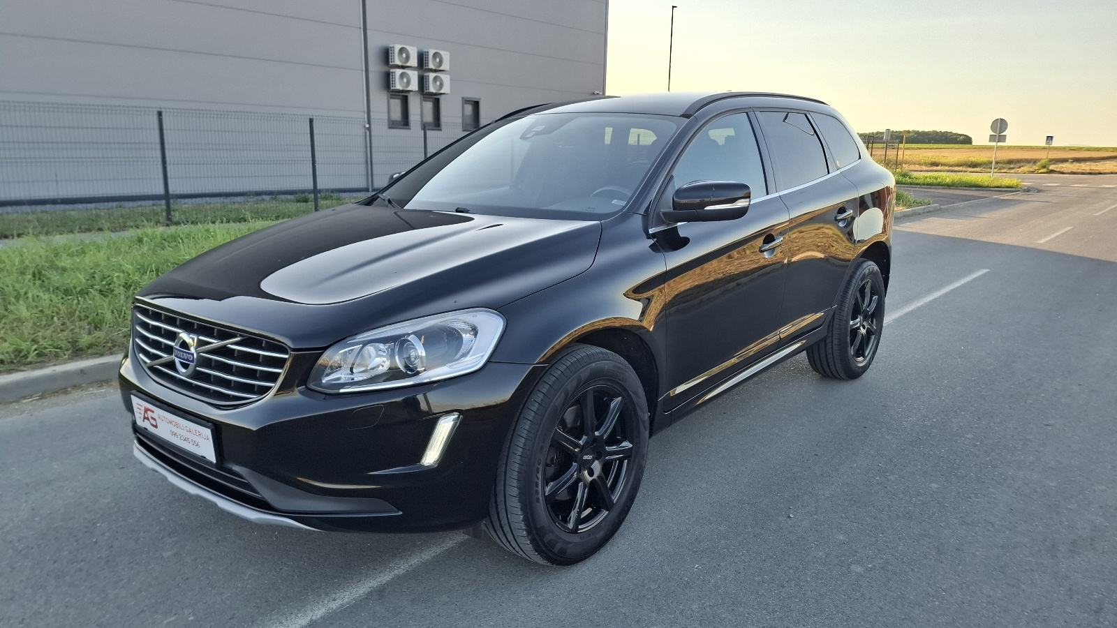 Volvo XC60 FWD D4, fotografija 15