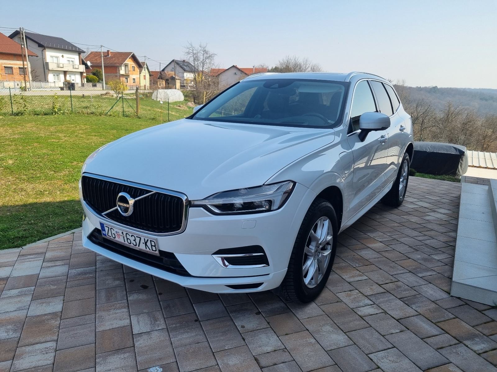 Volvo XC60 T8 AWD automatik, fotografija 1