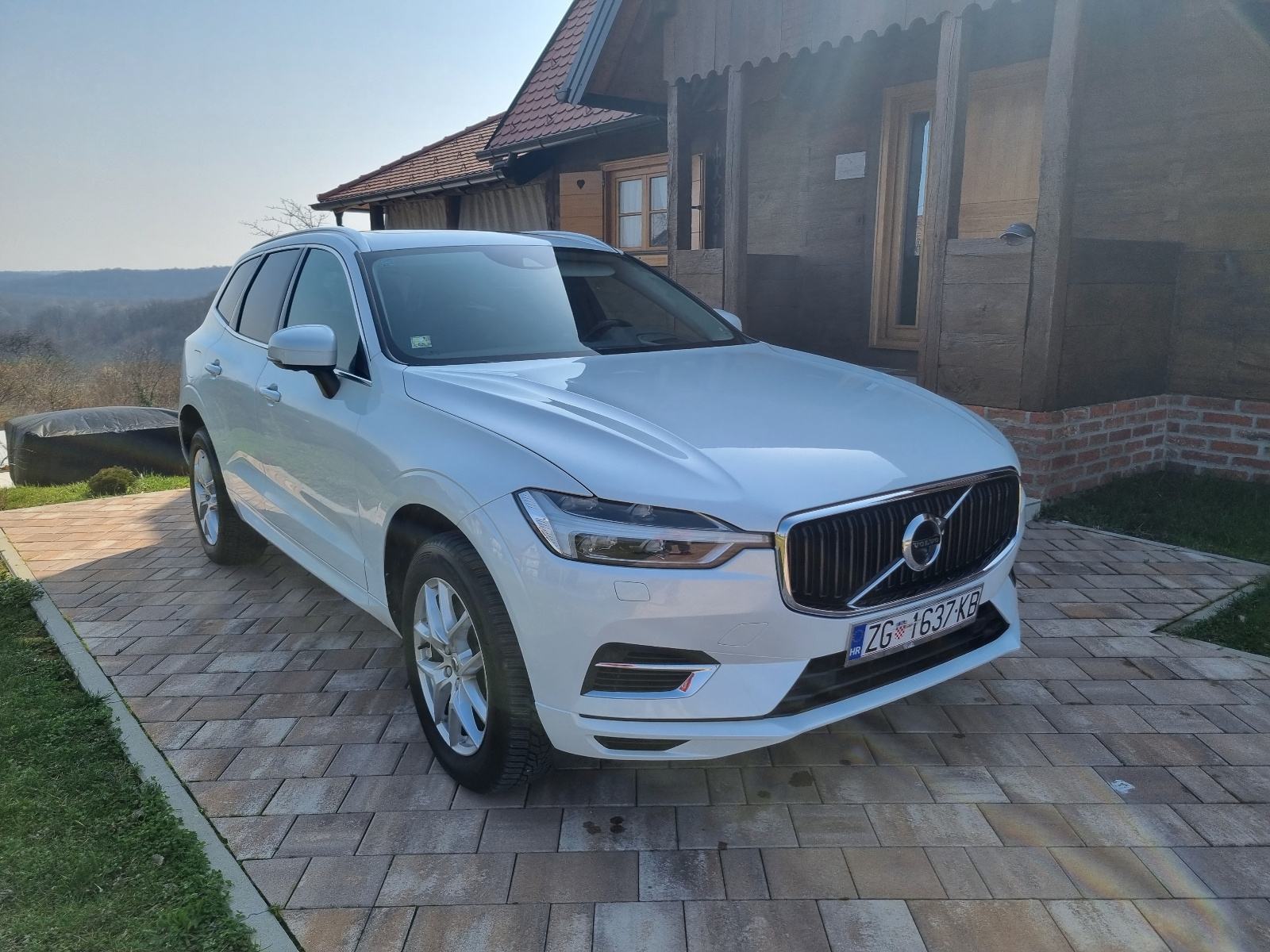 Volvo XC60 T8 AWD automatik, fotografija 3
