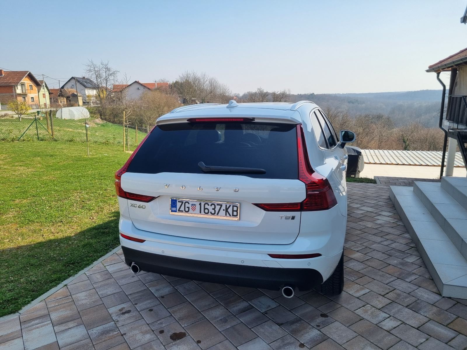 Volvo XC60 T8 AWD automatik, fotografija 4