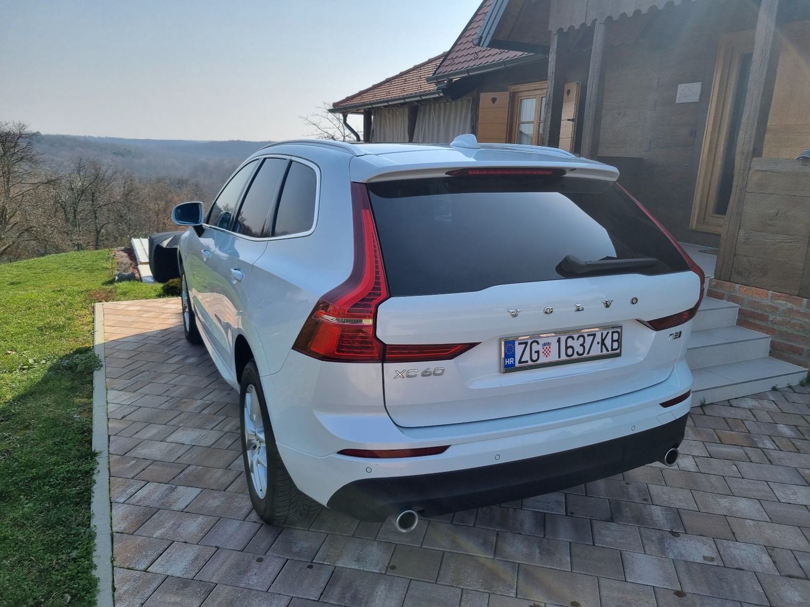 Volvo XC60 T8 AWD automatik, fotografija 6