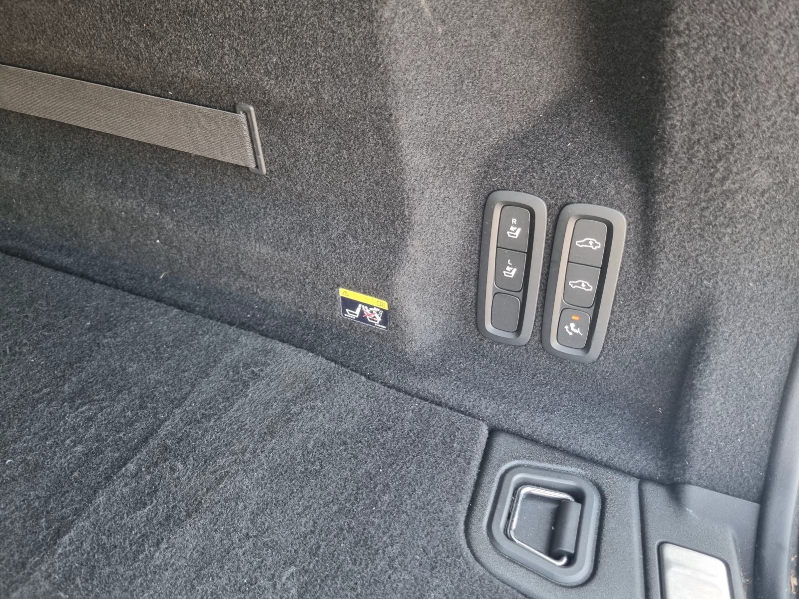 Volvo XC60 T8 AWD automatik, fotografija 11