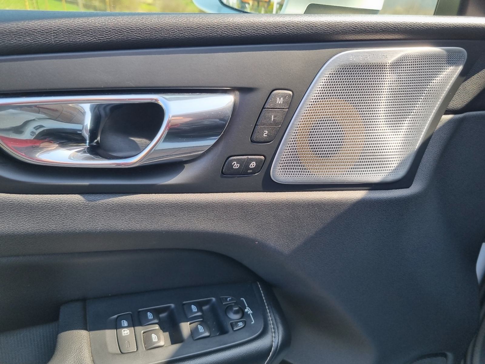Volvo XC60 T8 AWD automatik, fotografija 18
