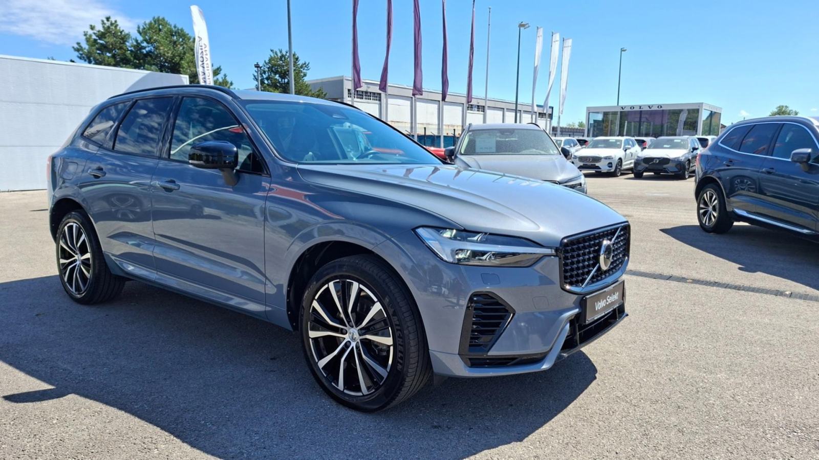 Volvo XC60 T8 AWD Ultimate Dark, NAV, KAMERA, TEMPOMAT, JAMSTVO, fotografija 4